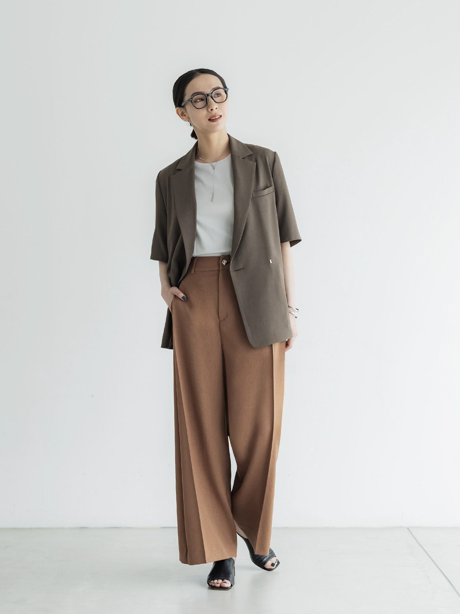 H170 B82 W60 H91/ 着用サイズ : サンプル