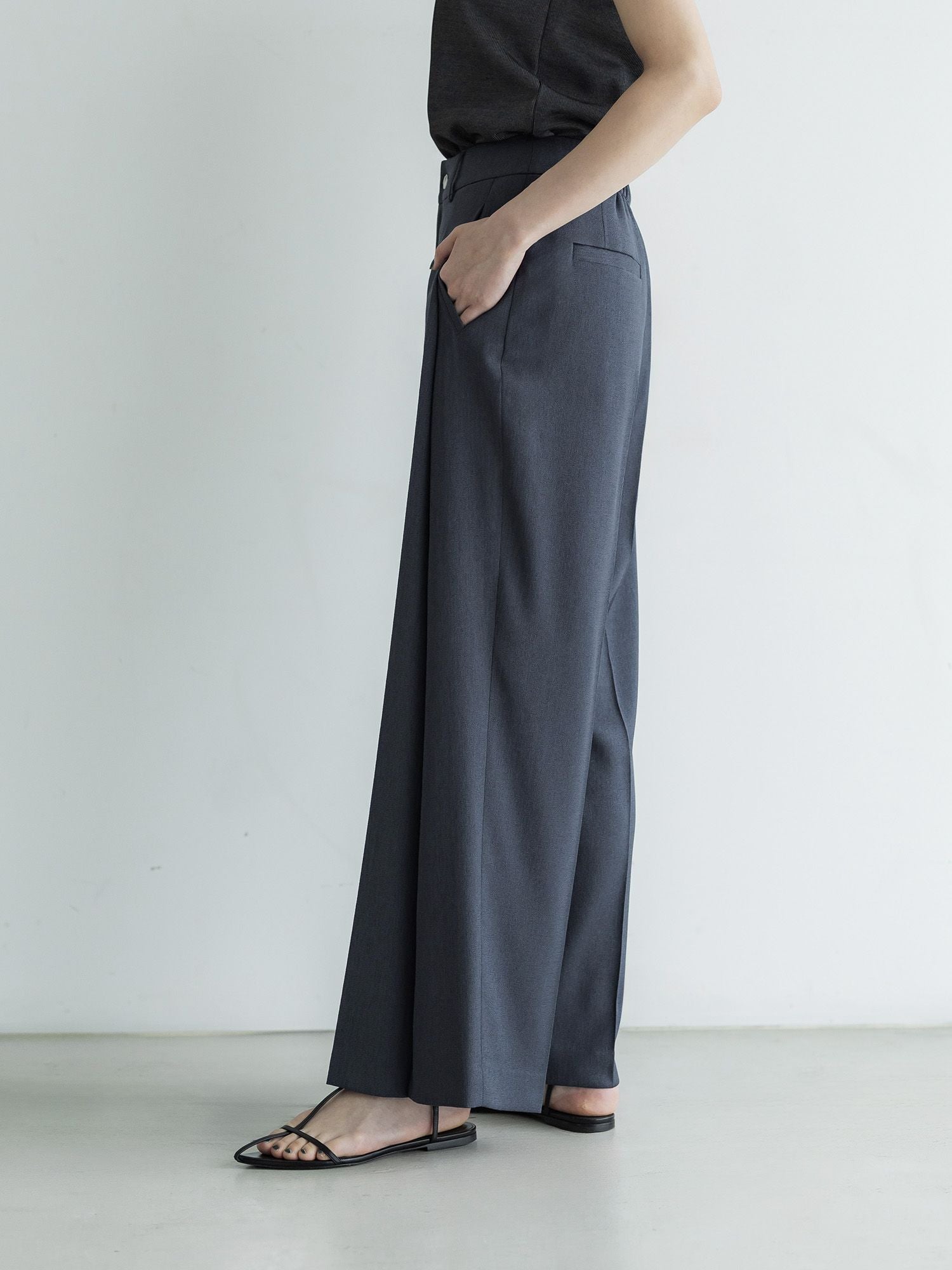 H170 B82 W60 H91/ 着用サイズ : サンプル