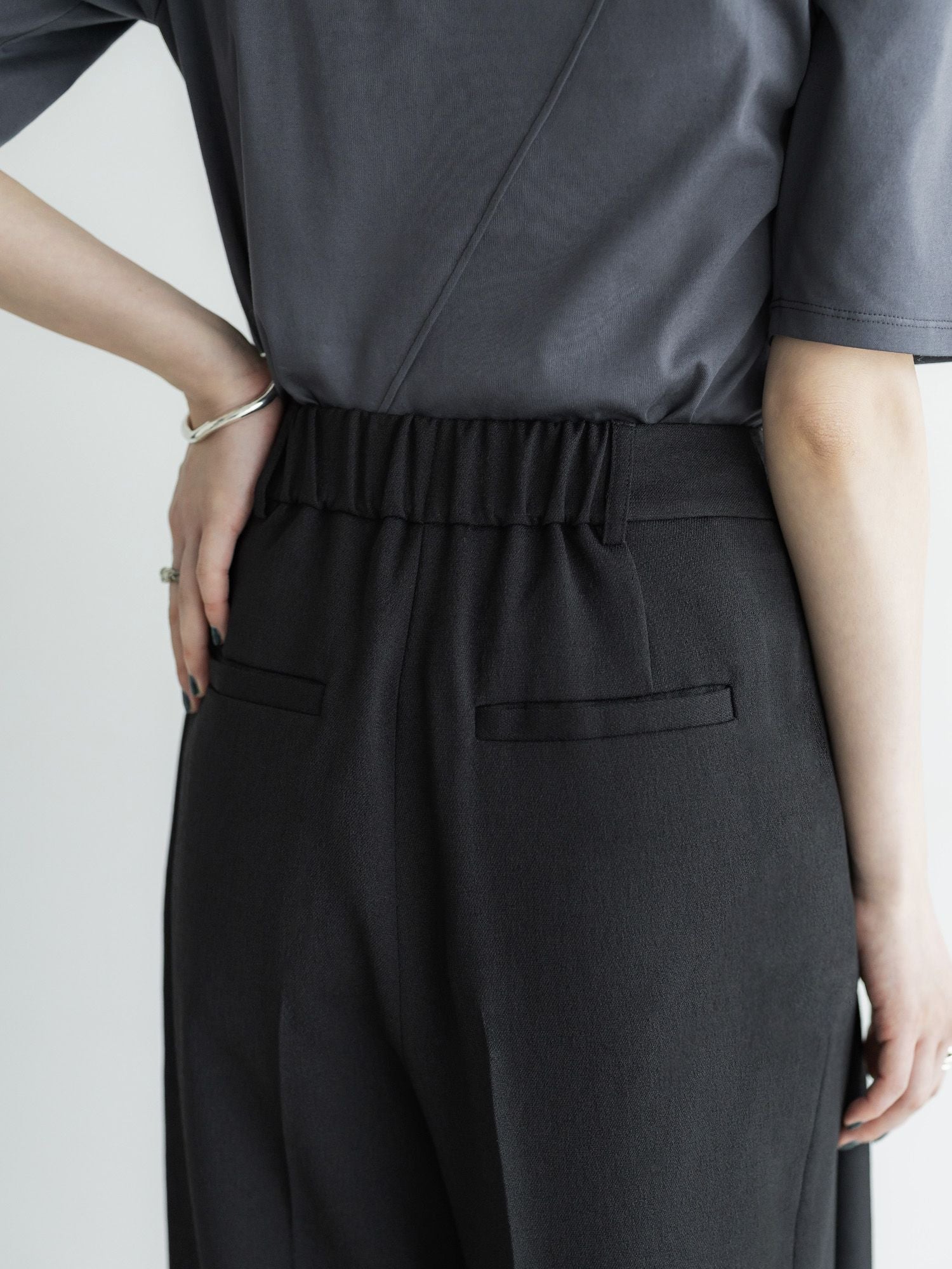 H170 B82 W60 H91/ 着用サイズ : サンプル