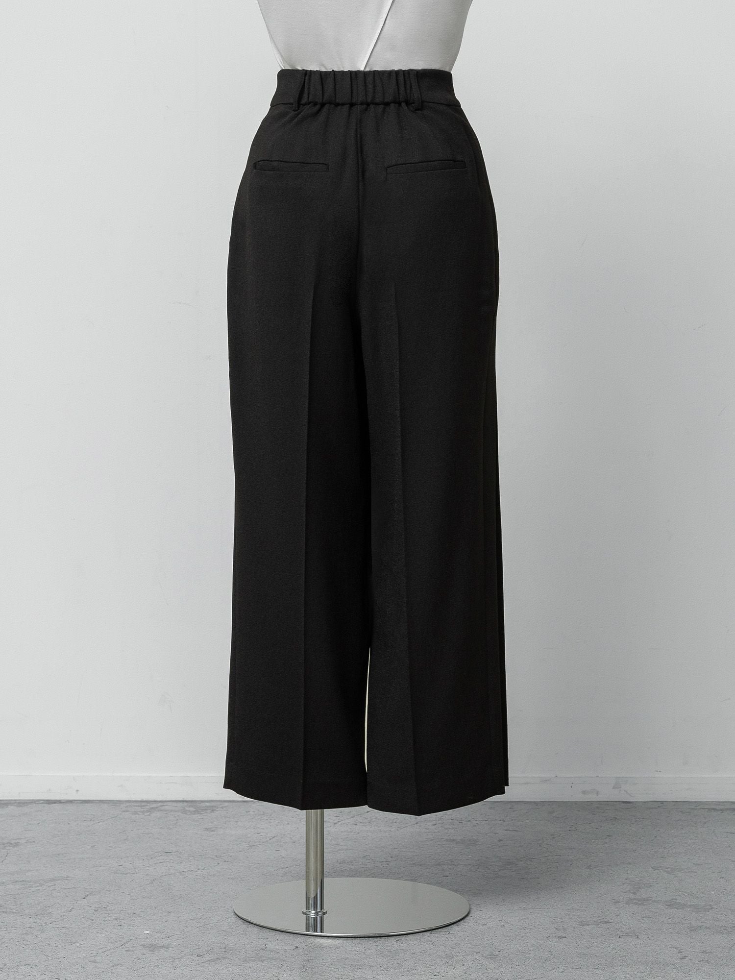 サイドタックスラブワイドパンツ