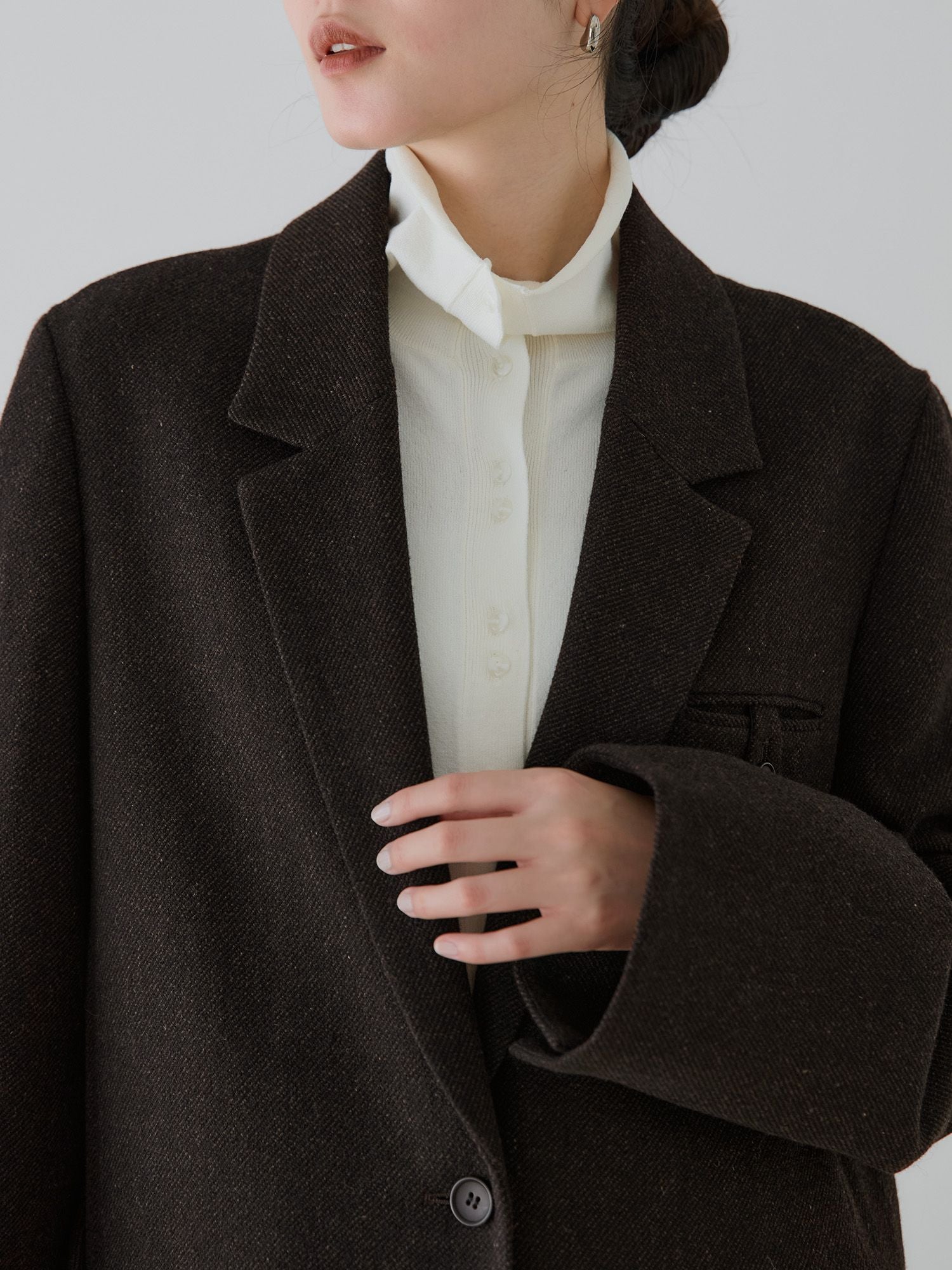 H168 B77 W60 H86 / 着用サイズ : size3