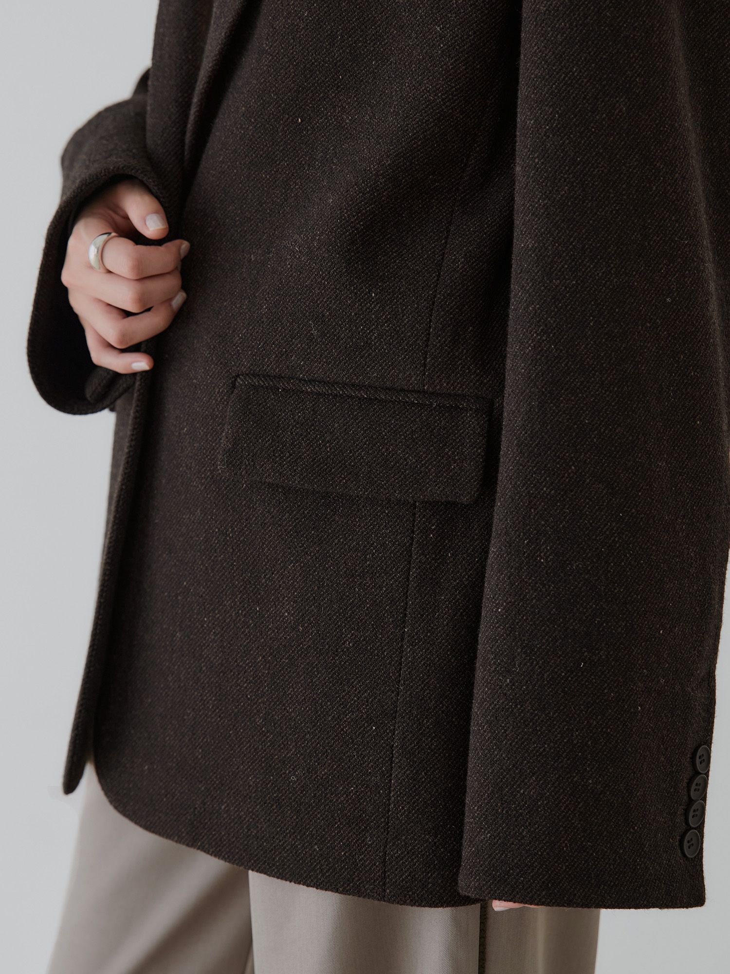 H168 B77 W60 H86 / 着用サイズ : size3