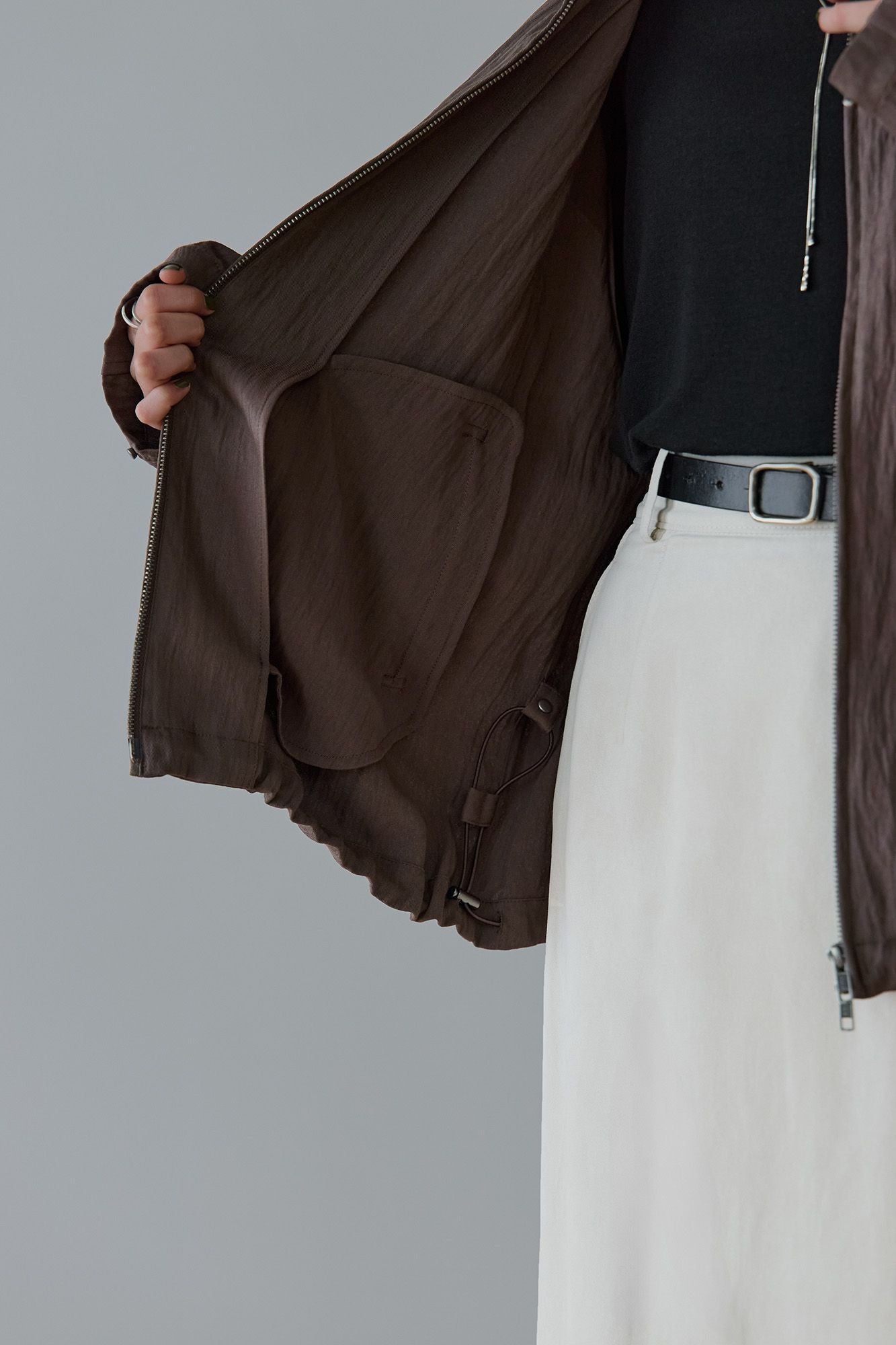 H168 B77 W60 H86 / 着用サイズ : size2