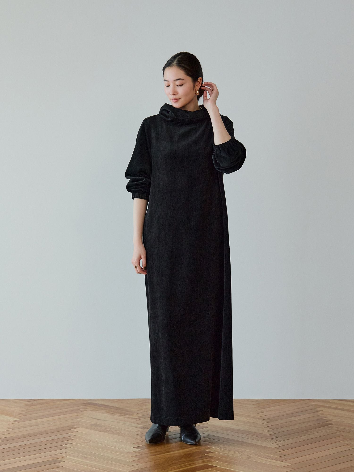 crewre online store / ベルベットフードワンピース