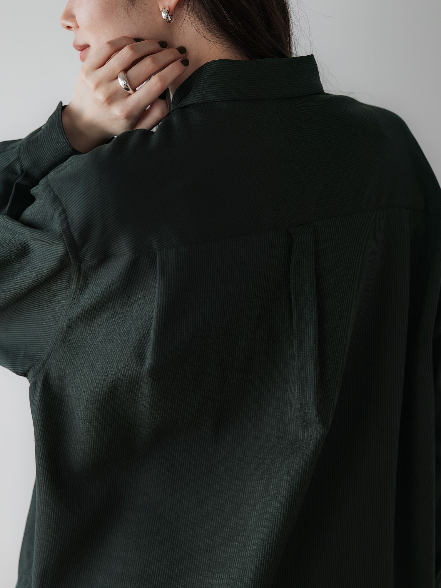 H168 B77 W60 H86 / 着用サイズ : size2