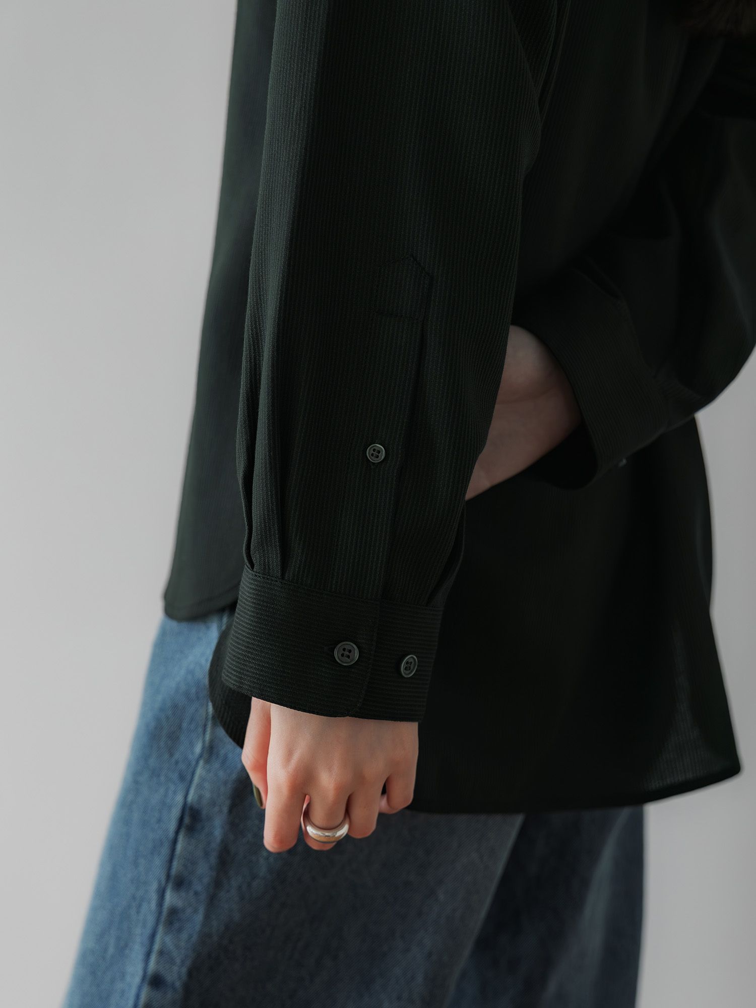 H168 B77 W60 H86 / 着用サイズ : size2