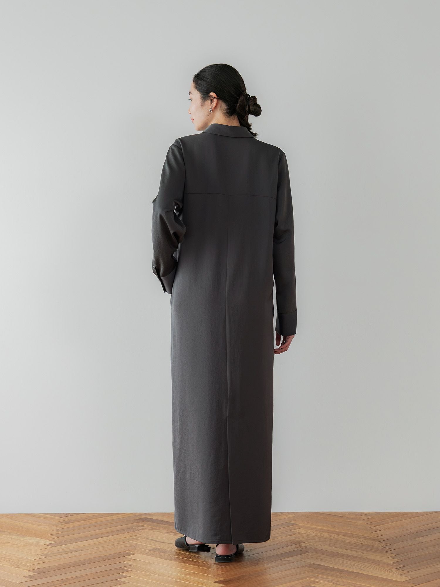 H168 B77 W60 H86 / 着用サイズ : size3