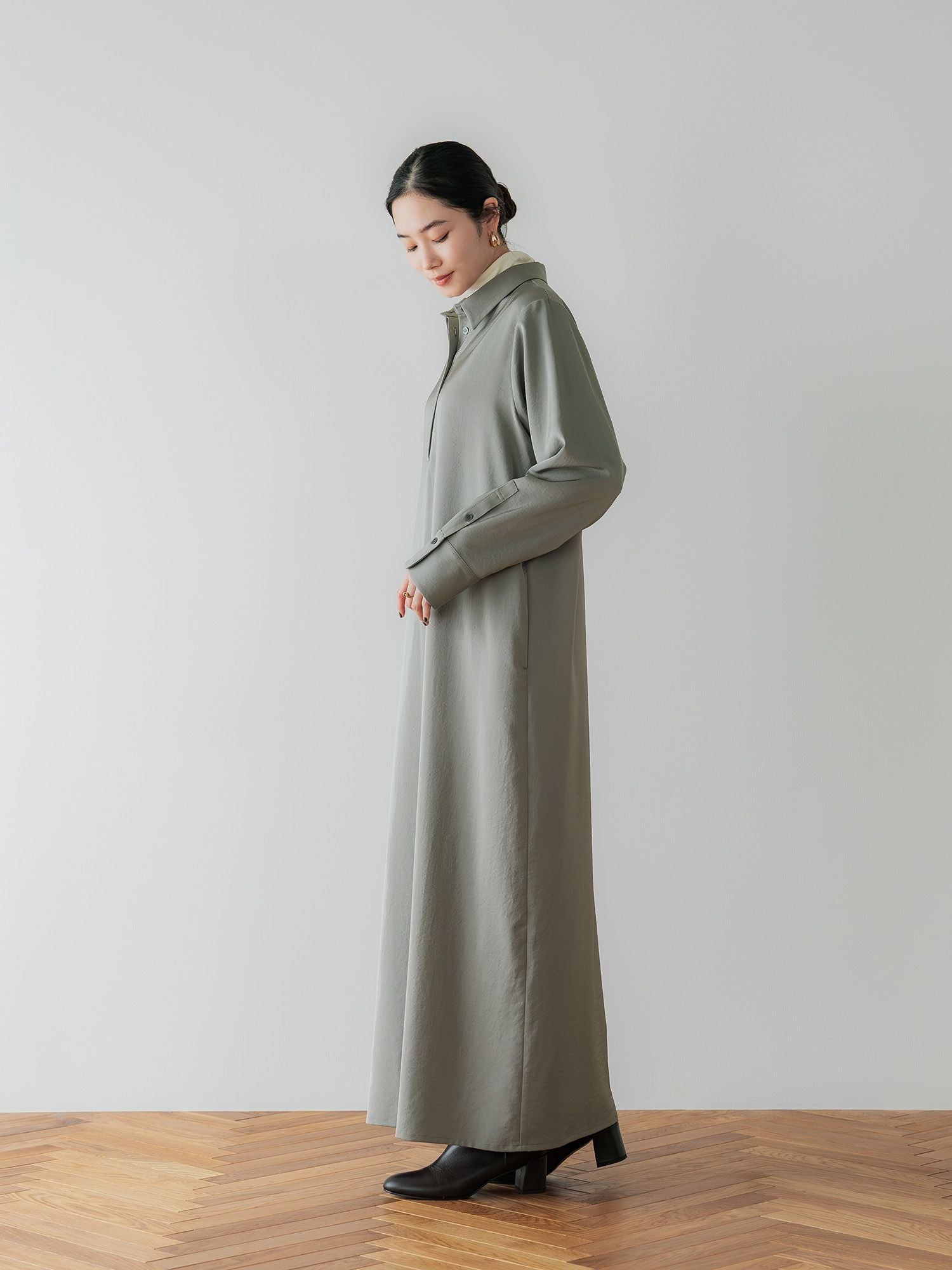 crewre online store / サテンドレープシャツワンピース