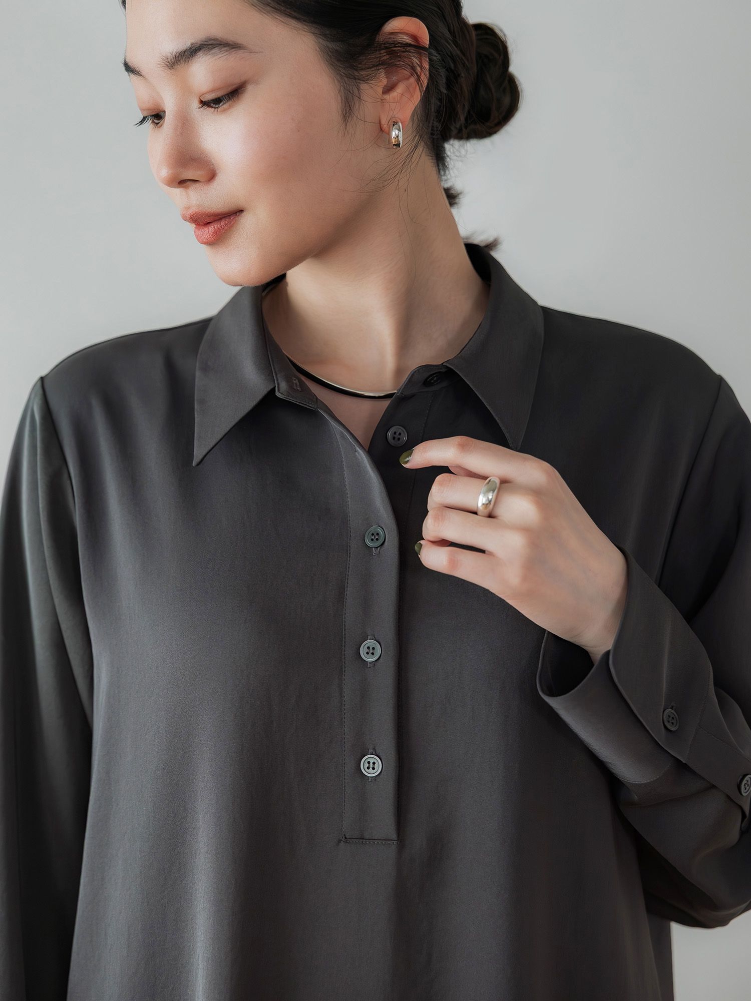 H168 B77 W60 H86 / 着用サイズ : size3