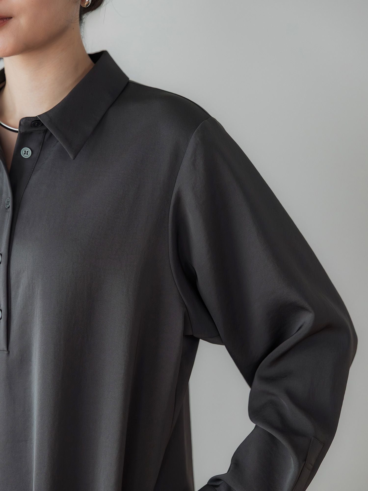 H168 B77 W60 H86 / 着用サイズ : size3