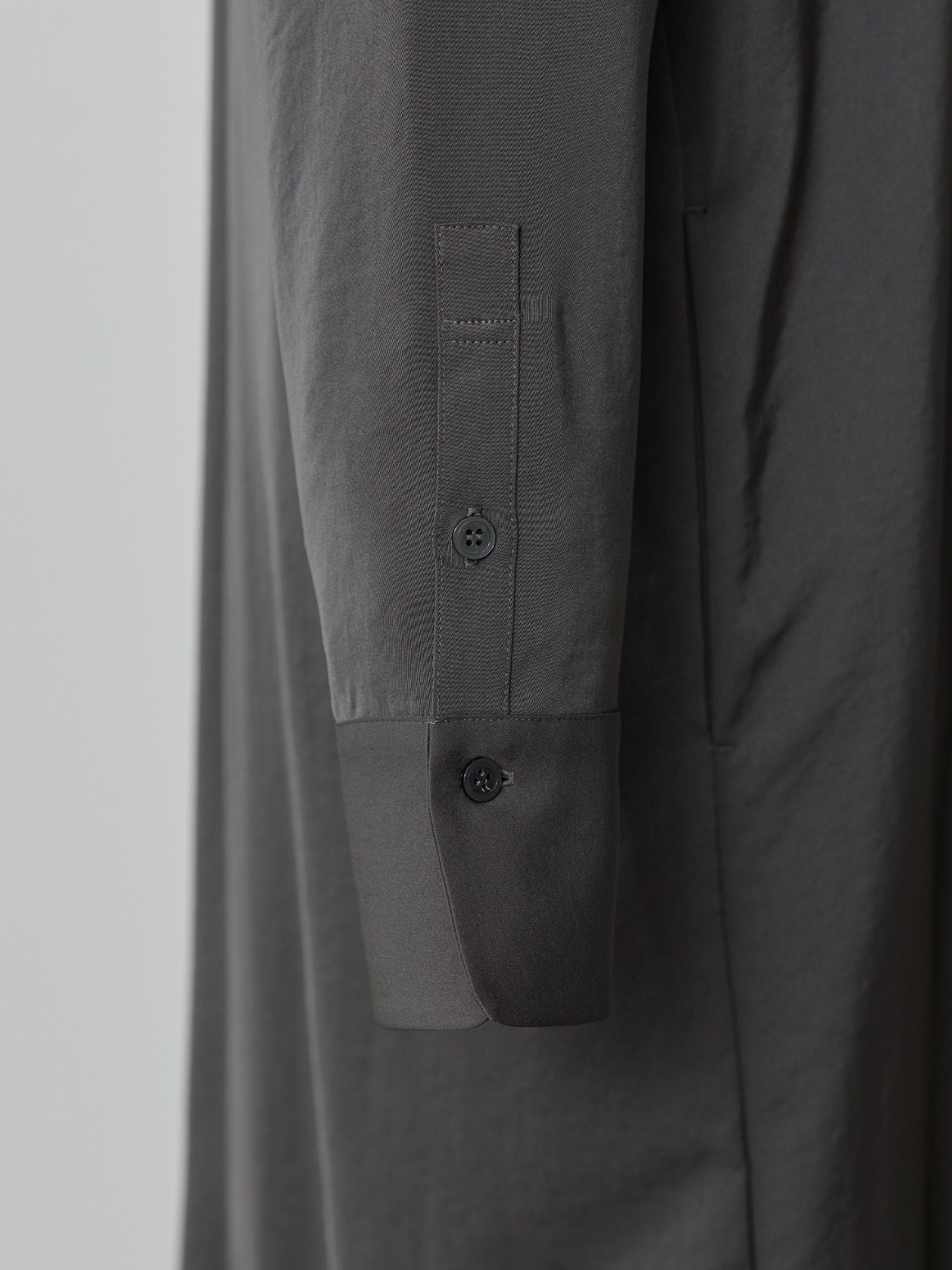 crewre online store / サテンドレープシャツワンピース