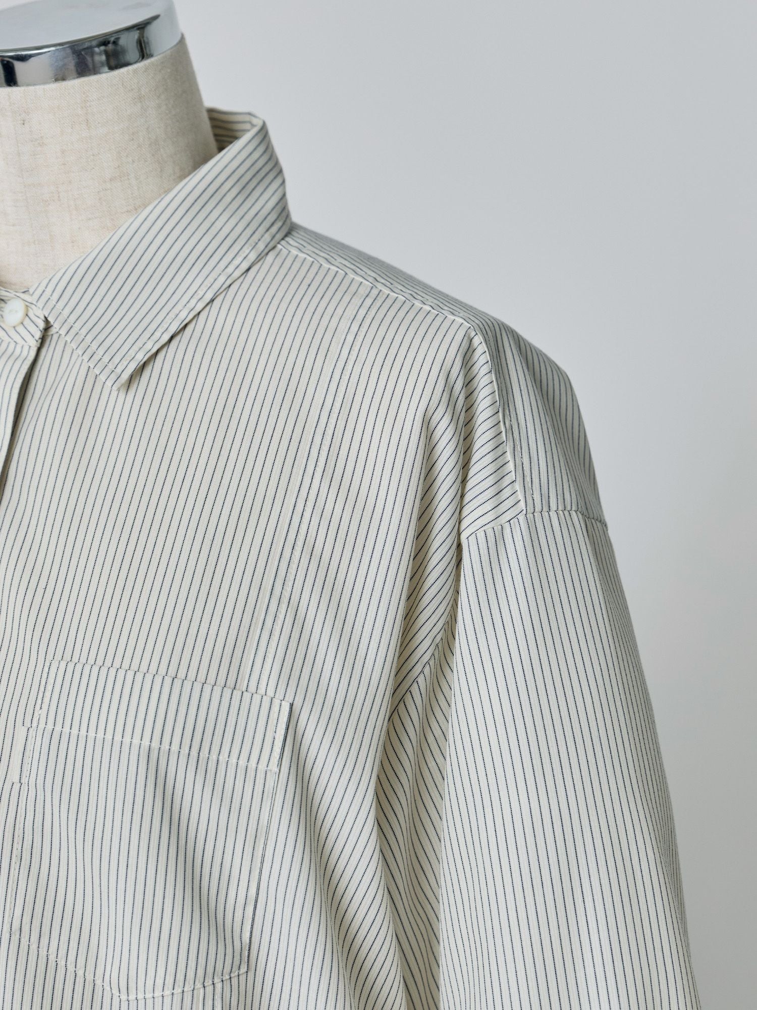 ストライプパネルシームシャツ