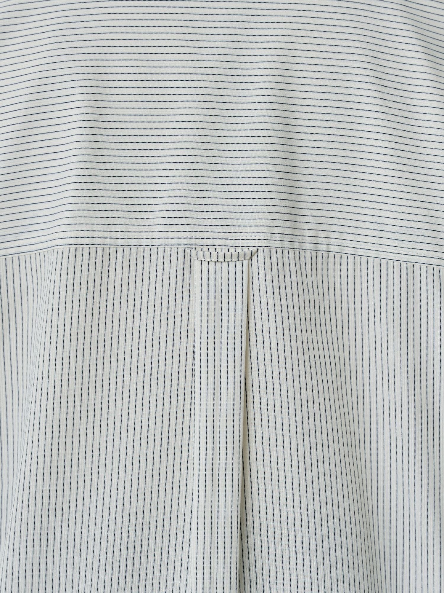 ストライプパネルシームシャツ