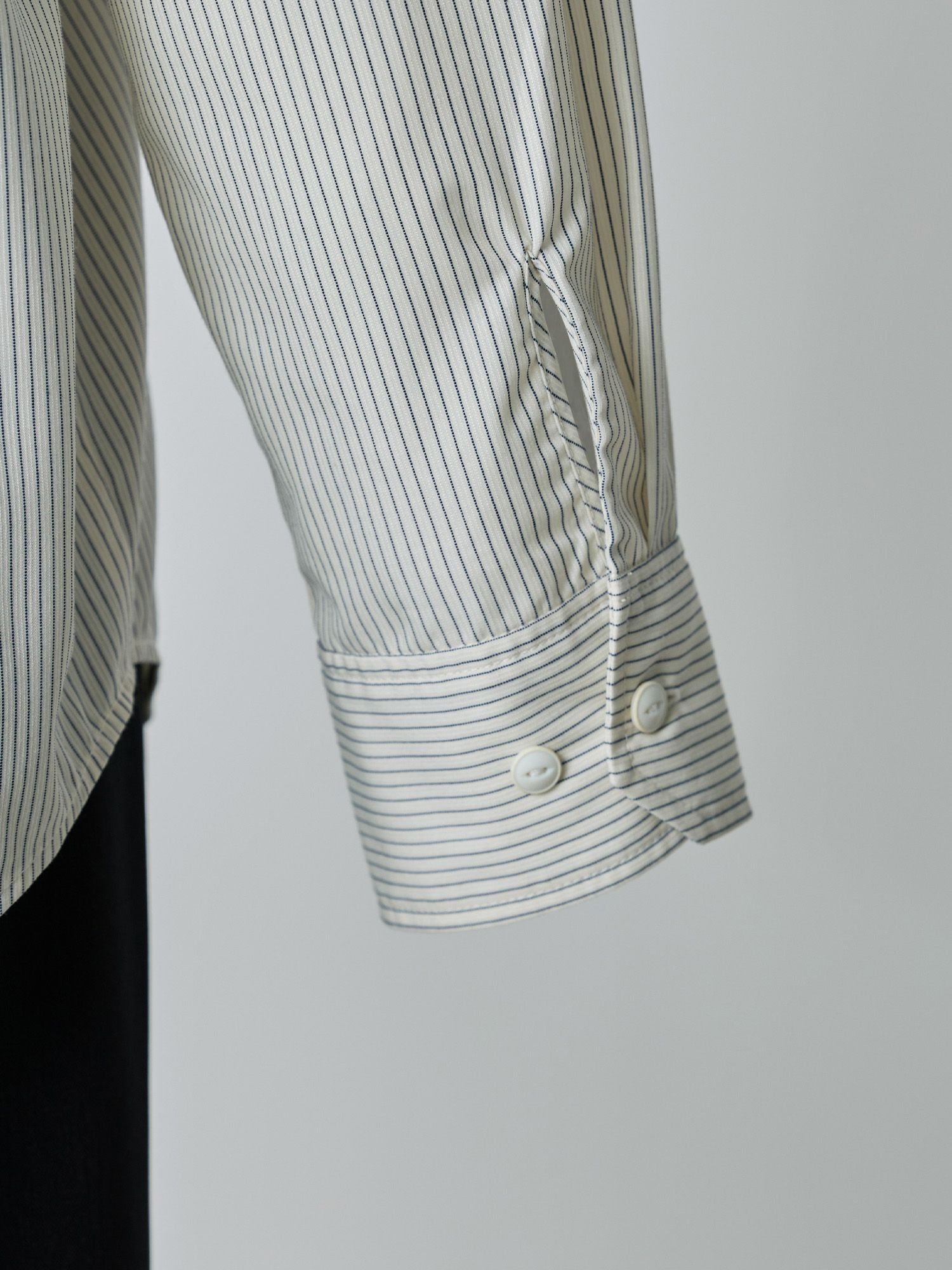 ストライプパネルシームシャツ