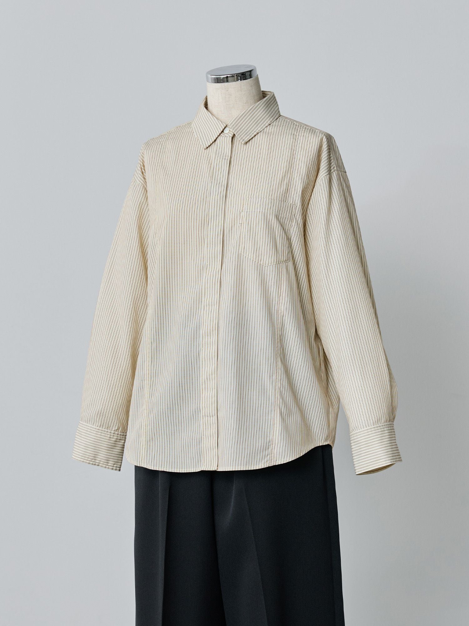 ストライプパネルシームシャツ