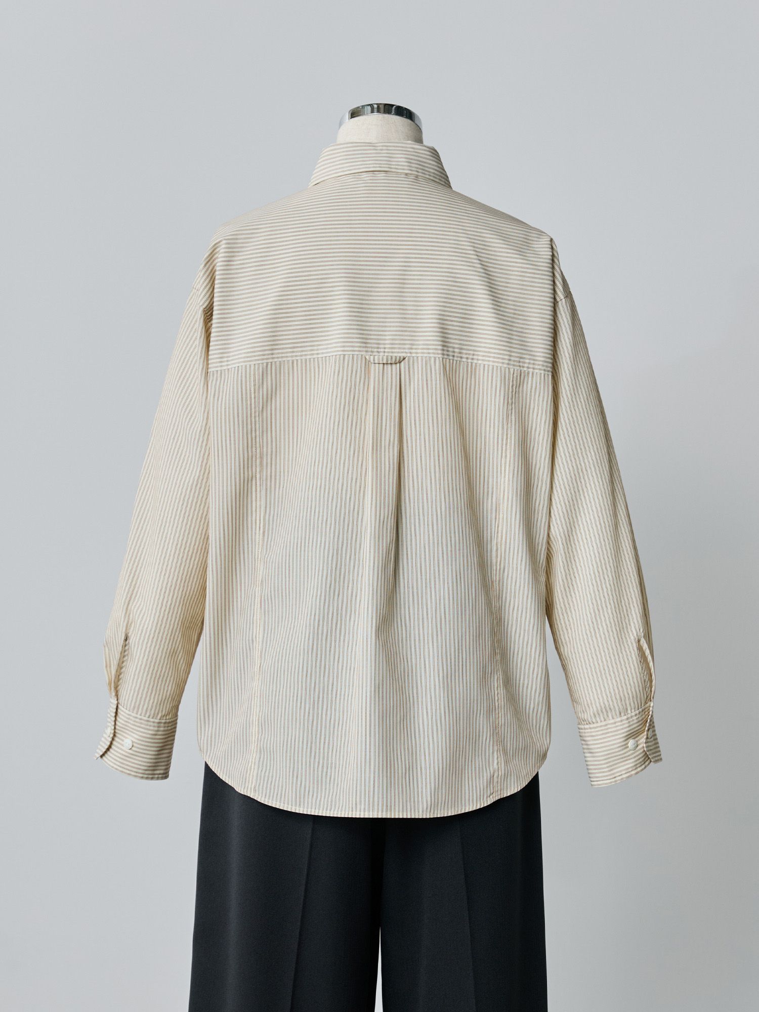ストライプパネルシームシャツ