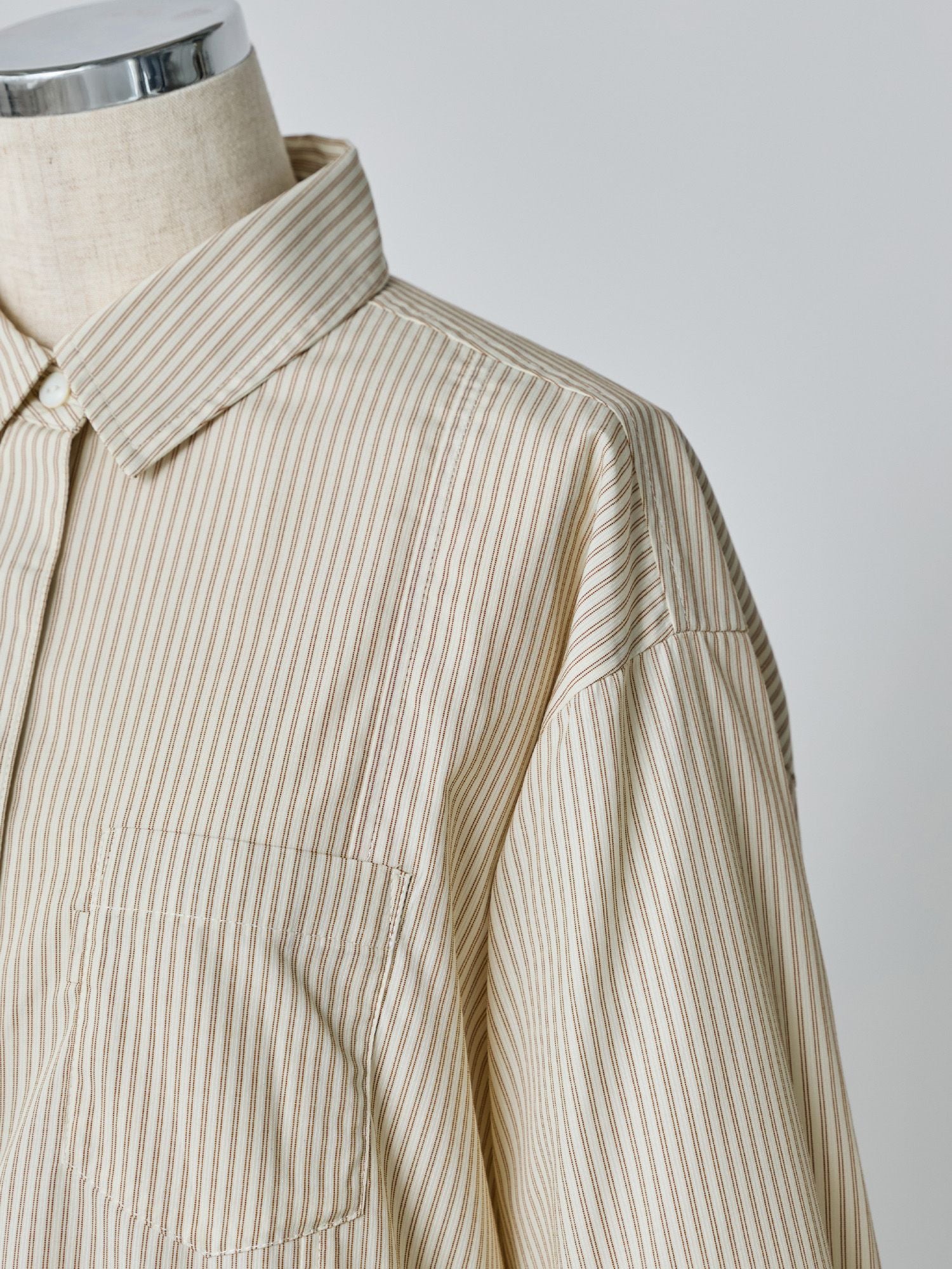 ストライプパネルシームシャツ