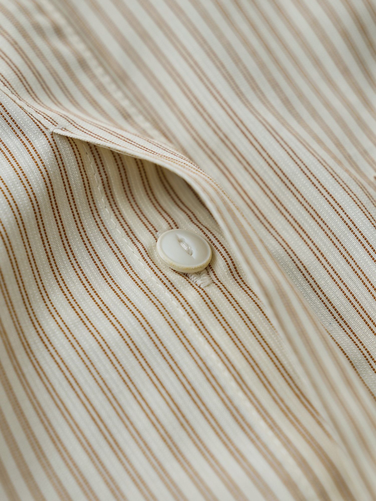 ストライプパネルシームシャツ