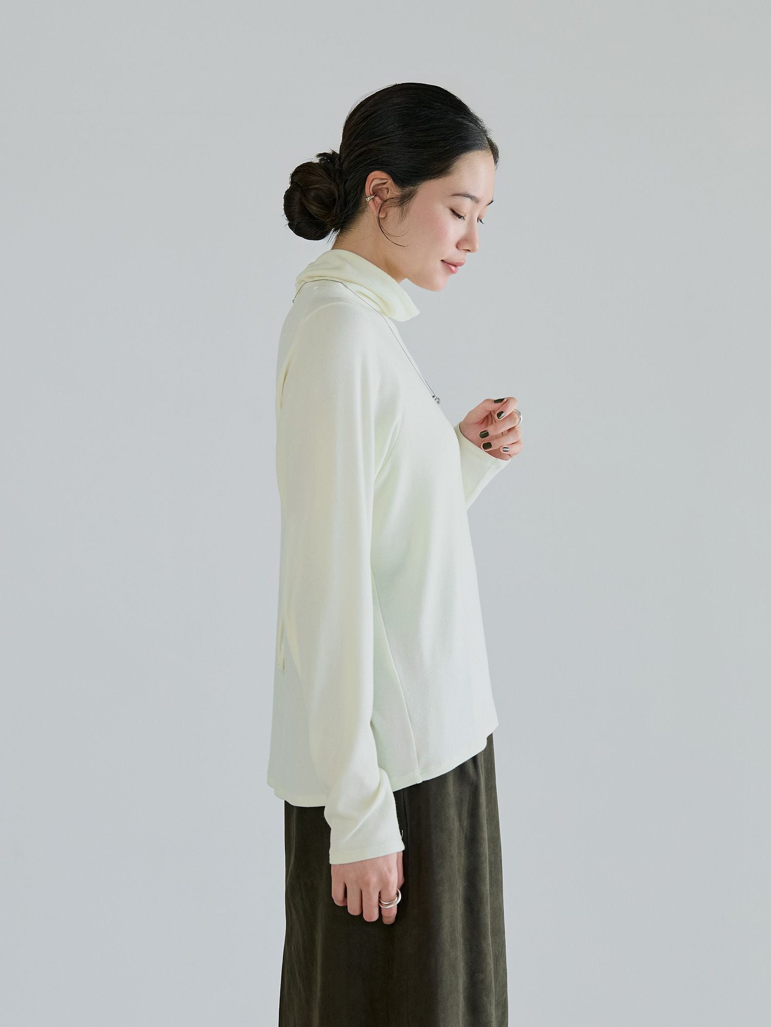 H168 B77 W60 H86 / 着用サイズ : size2