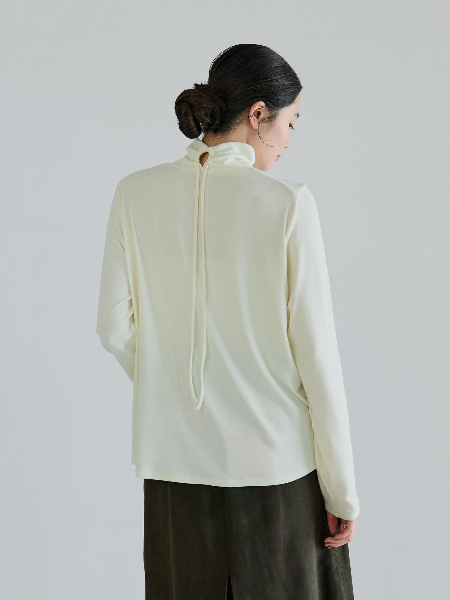 crewre バックドロストハイネックトップス　オフホワイト　サイズ2 crewre online store / バックドロストハイネックトップス
