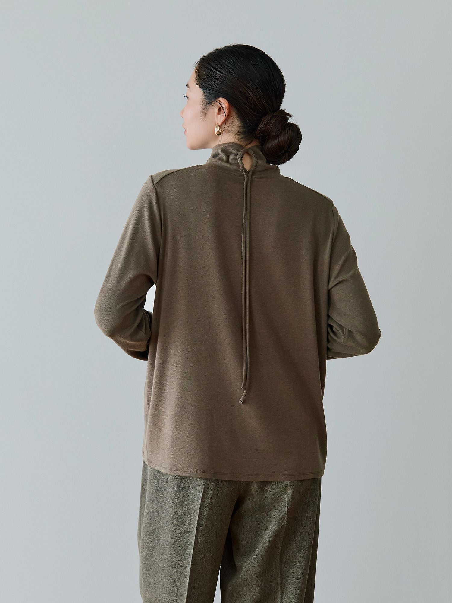 H168 B77 W60 H86 / 着用サイズ : size2