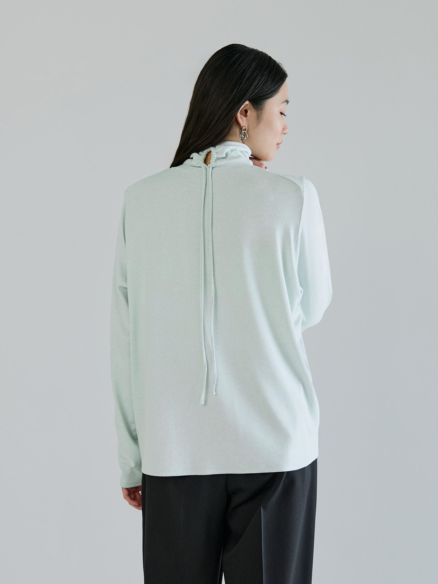 crewre バックドロストハイネックトップス　オフホワイト　サイズ2 crewre online store / バックドロストハイネックトップス