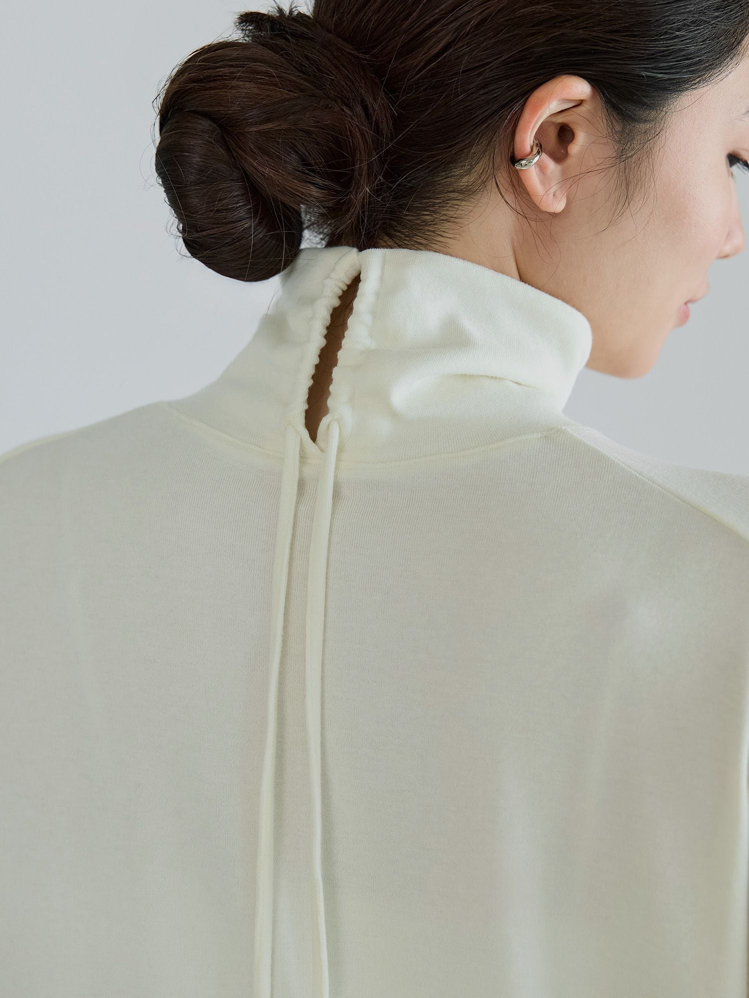 H168 B77 W60 H86 / 着用サイズ : size2