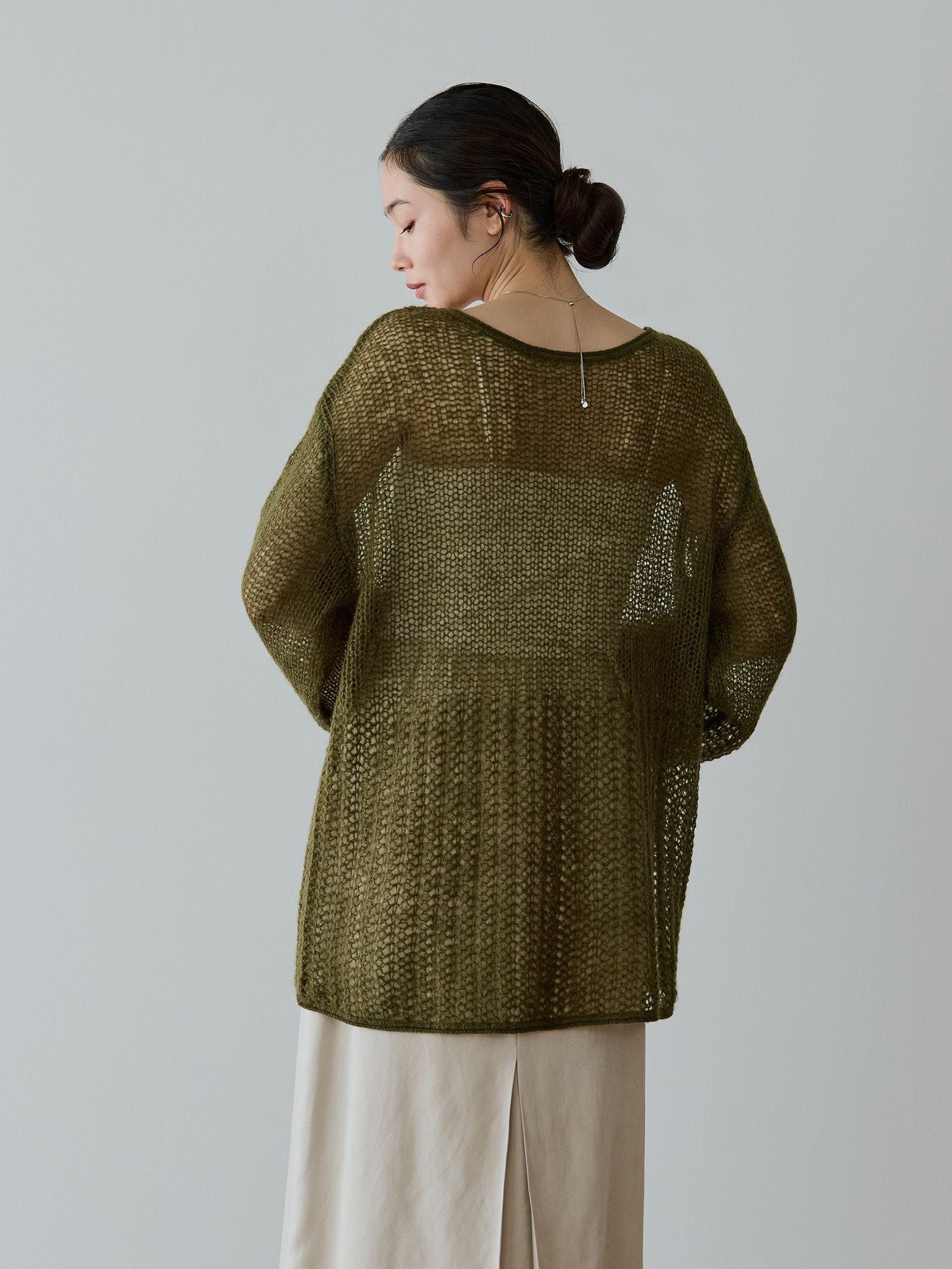 H168 B77 W60 H86 / 着用サイズ : long