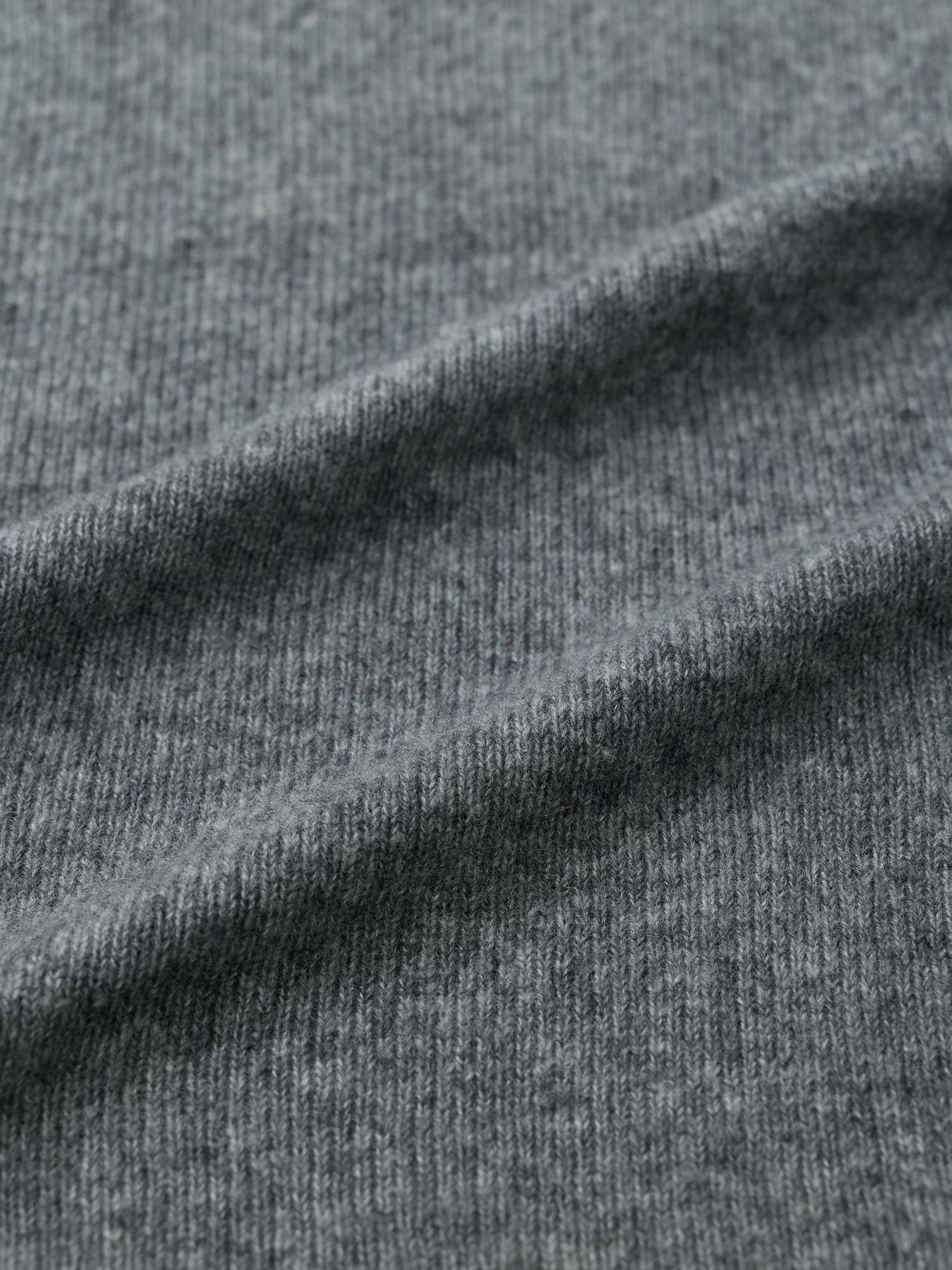 ウールリヨセルハイネックニット