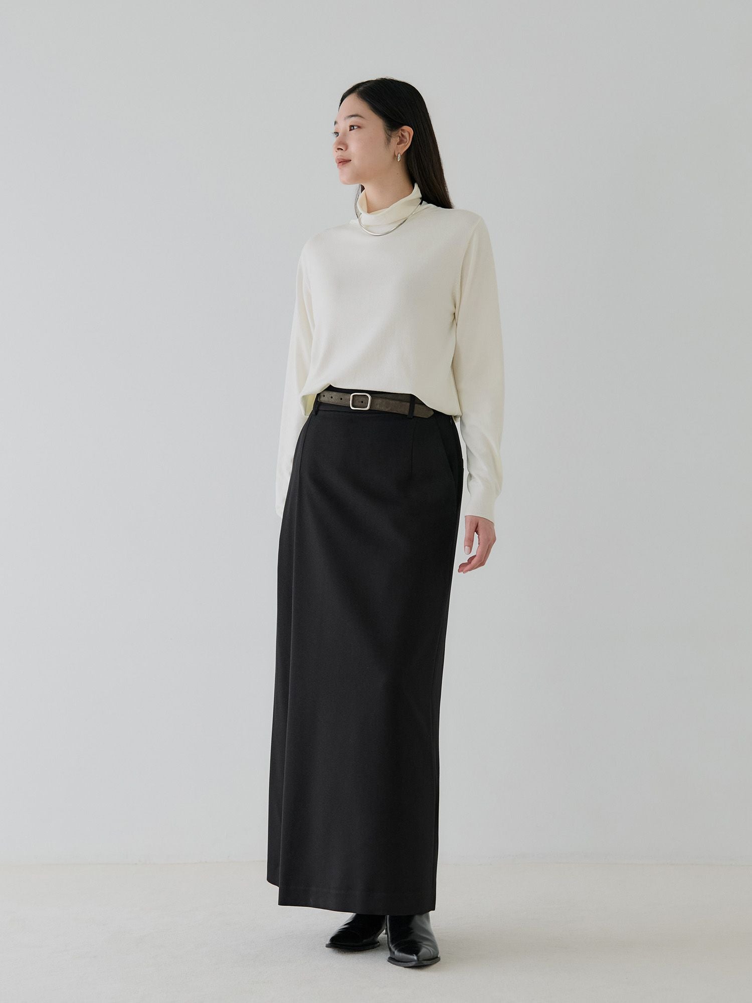 H168 B77 W60 H86 / 着用サイズ : size2