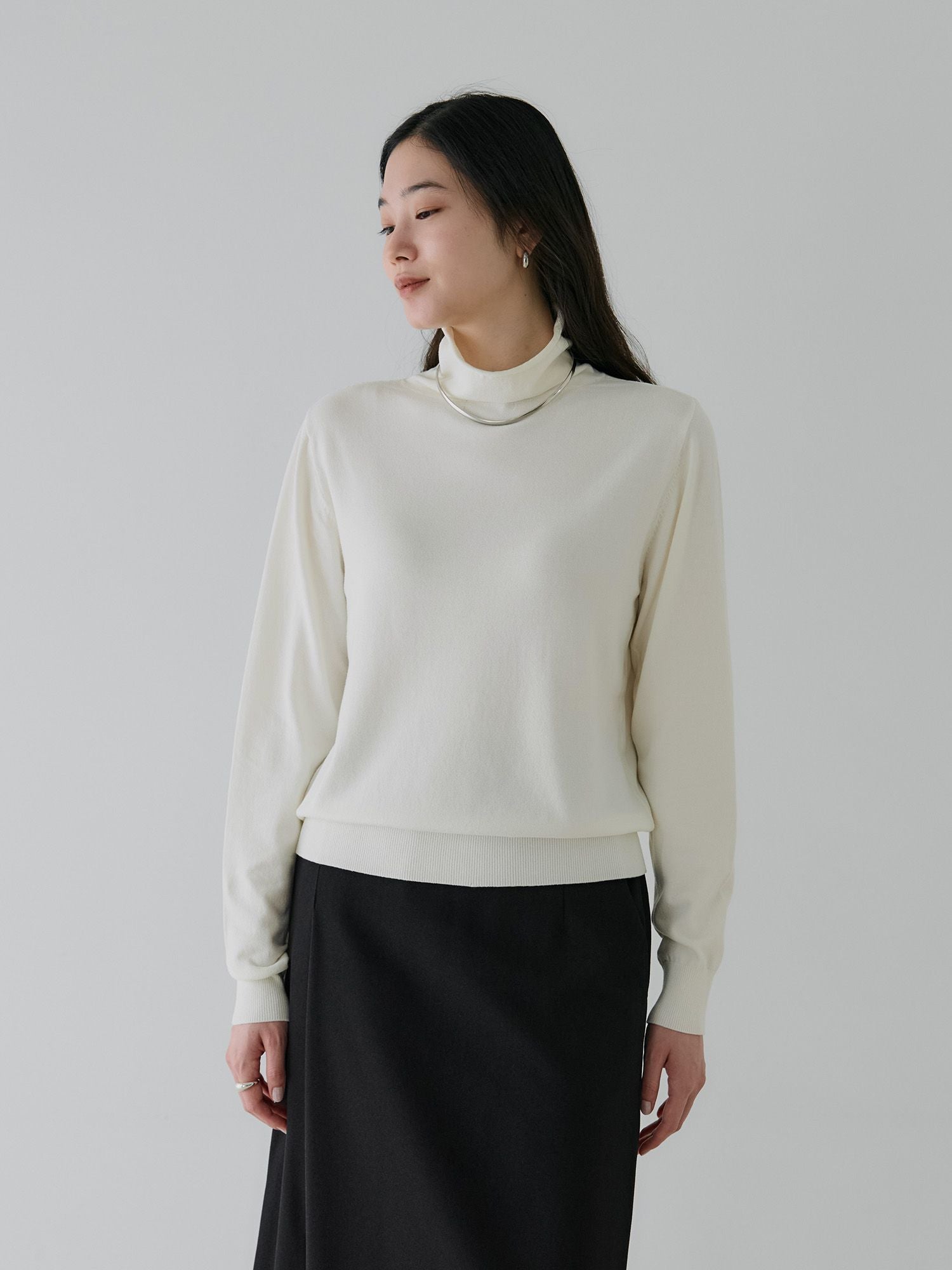 H168 B77 W60 H86 / 着用サイズ : size2