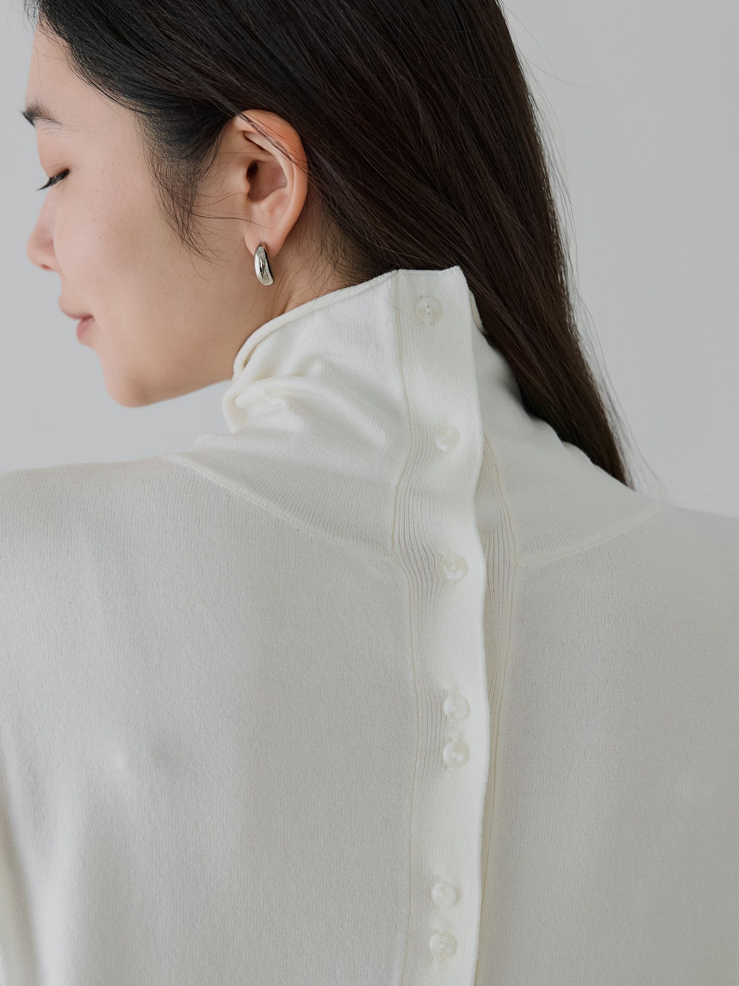 H168 B77 W60 H86 / 着用サイズ : size2