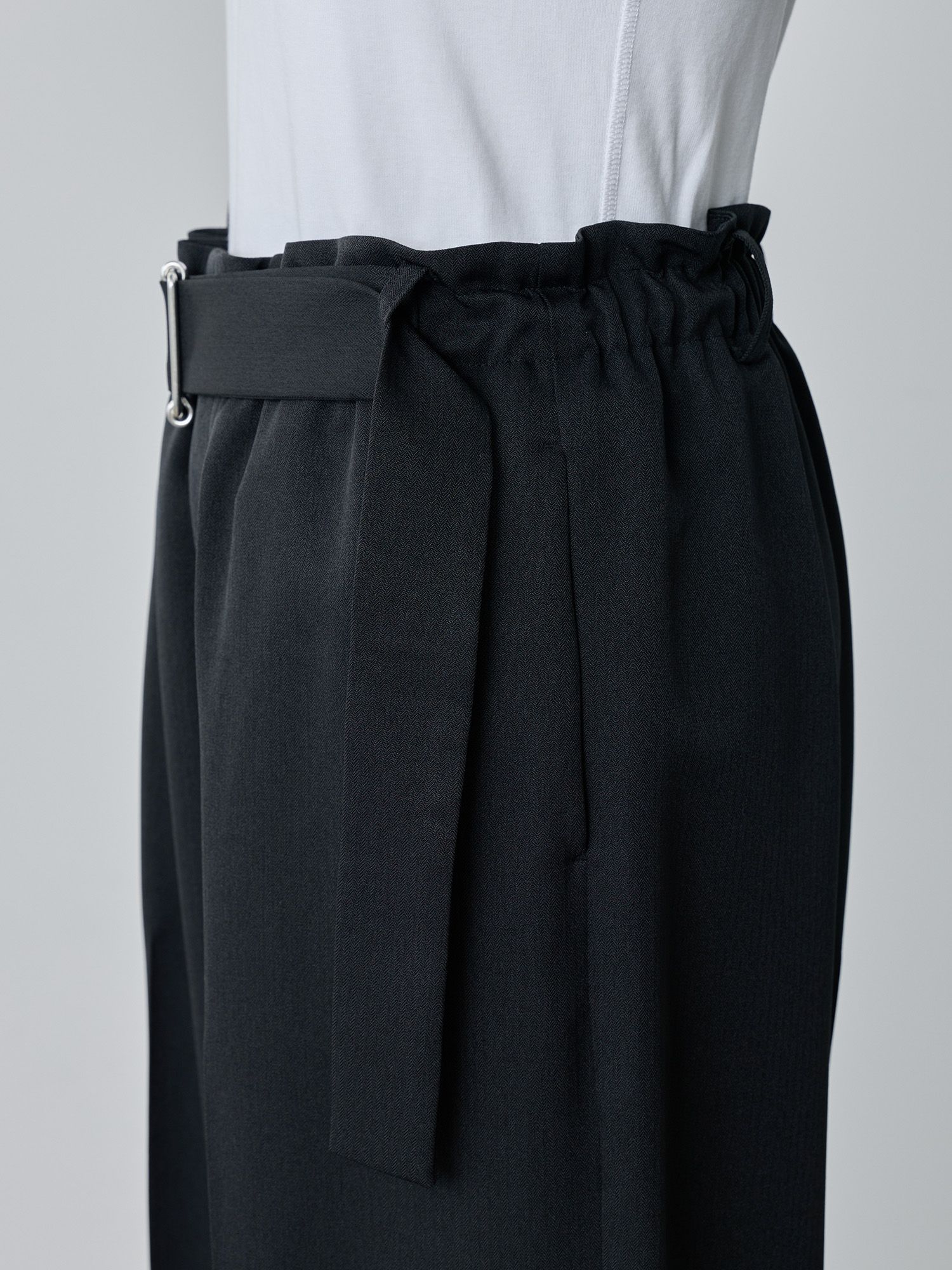 フリーウエストベルテッドパンツ