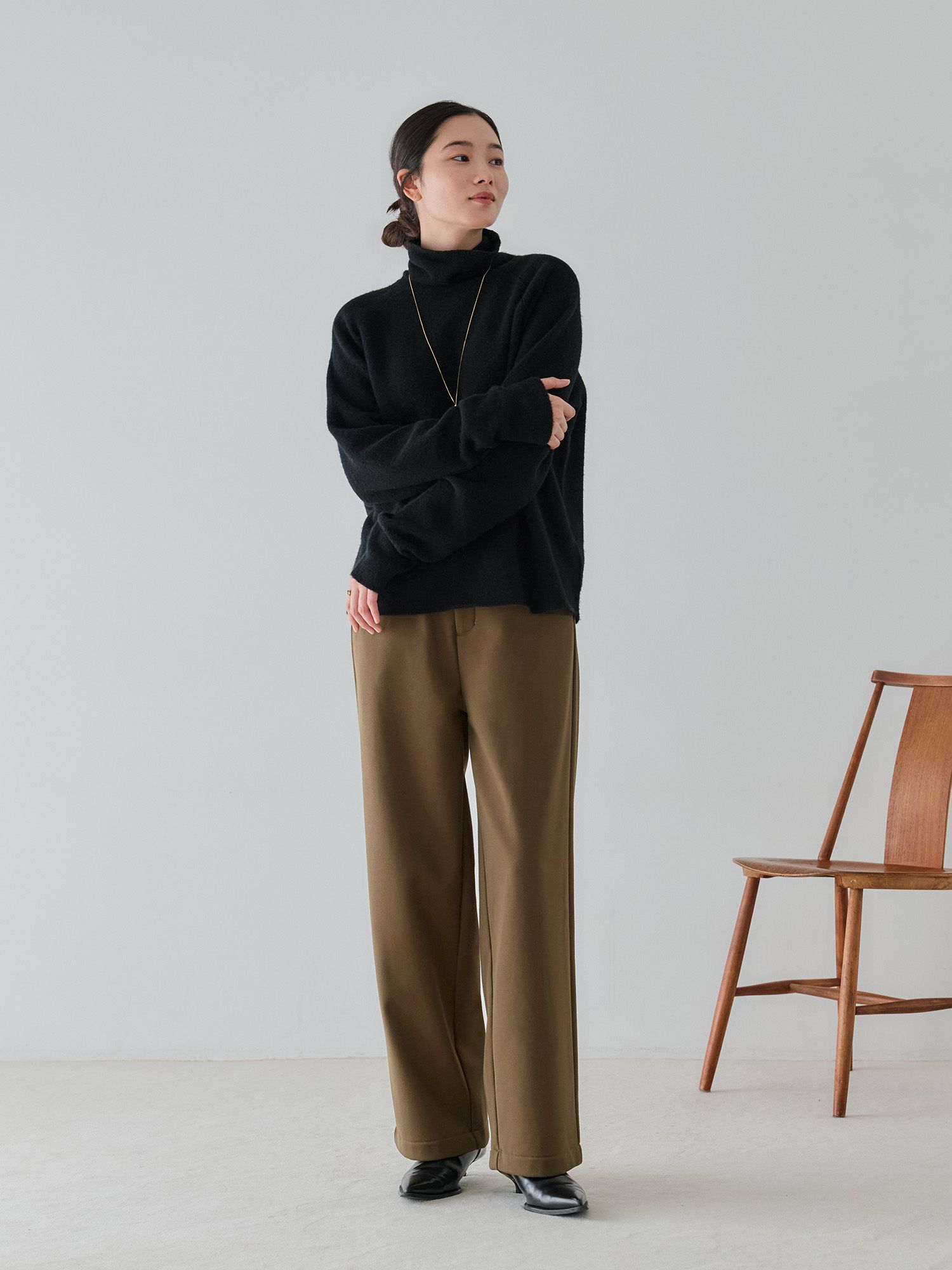 H168 B77 W60 H86 / 着用サイズ : サンプル