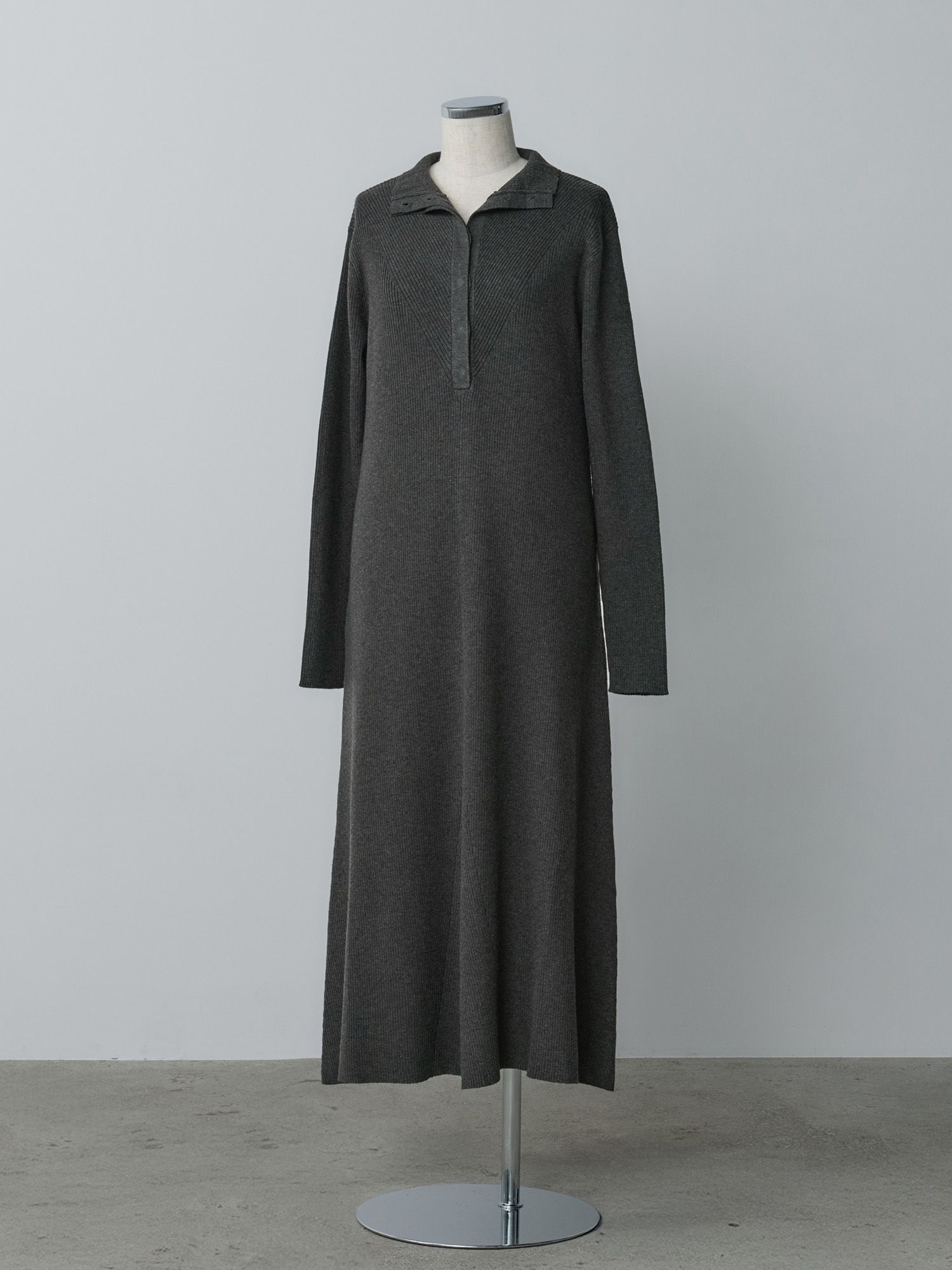 フロントフライニットワンピース