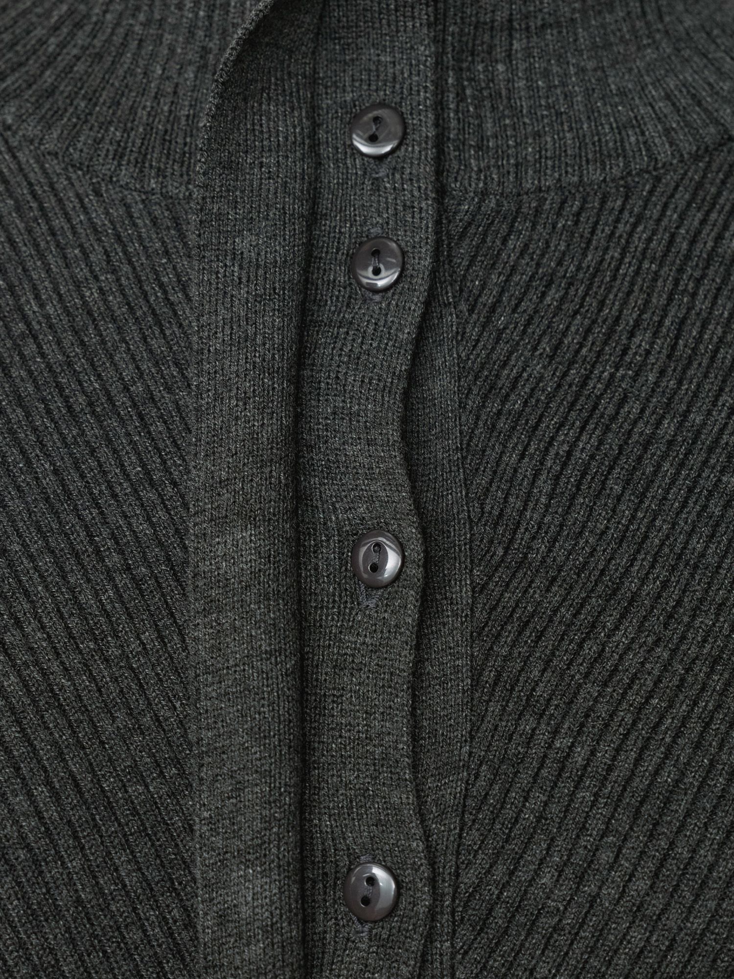 フロントフライニットワンピース