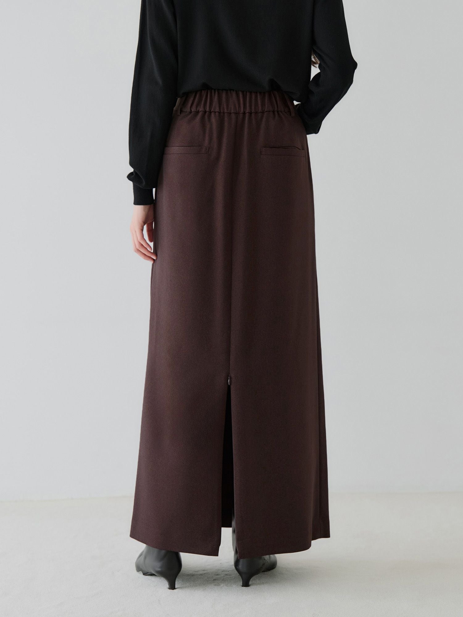 H168 B77 W60 H86 / 着用サイズ : サンプル