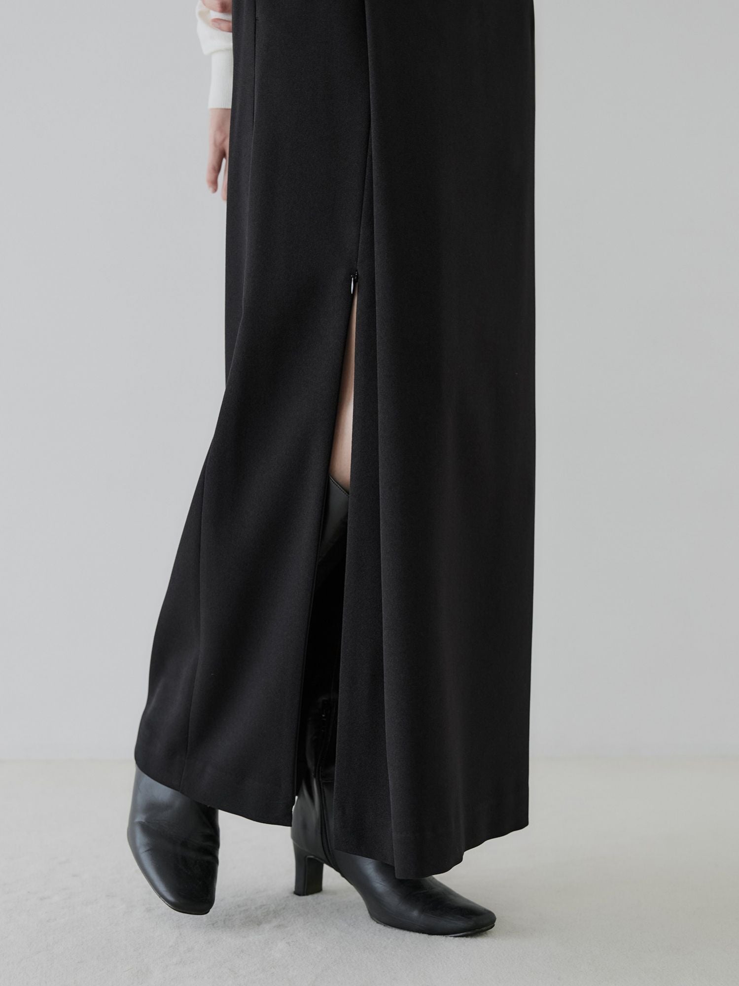 H168 B77 W60 H86 / 着用サイズ : サンプル