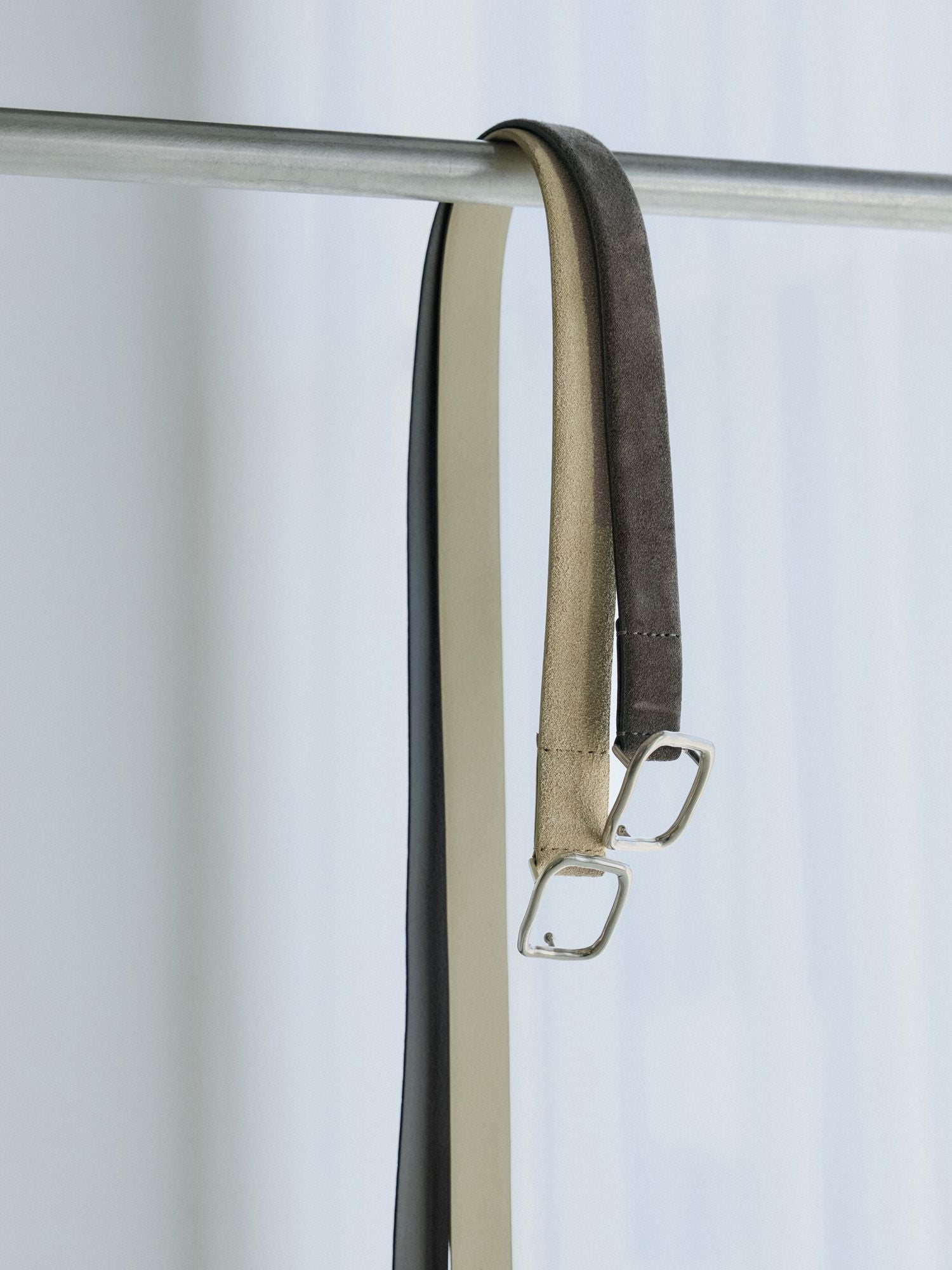 ボタンスタッズスウェードベルト