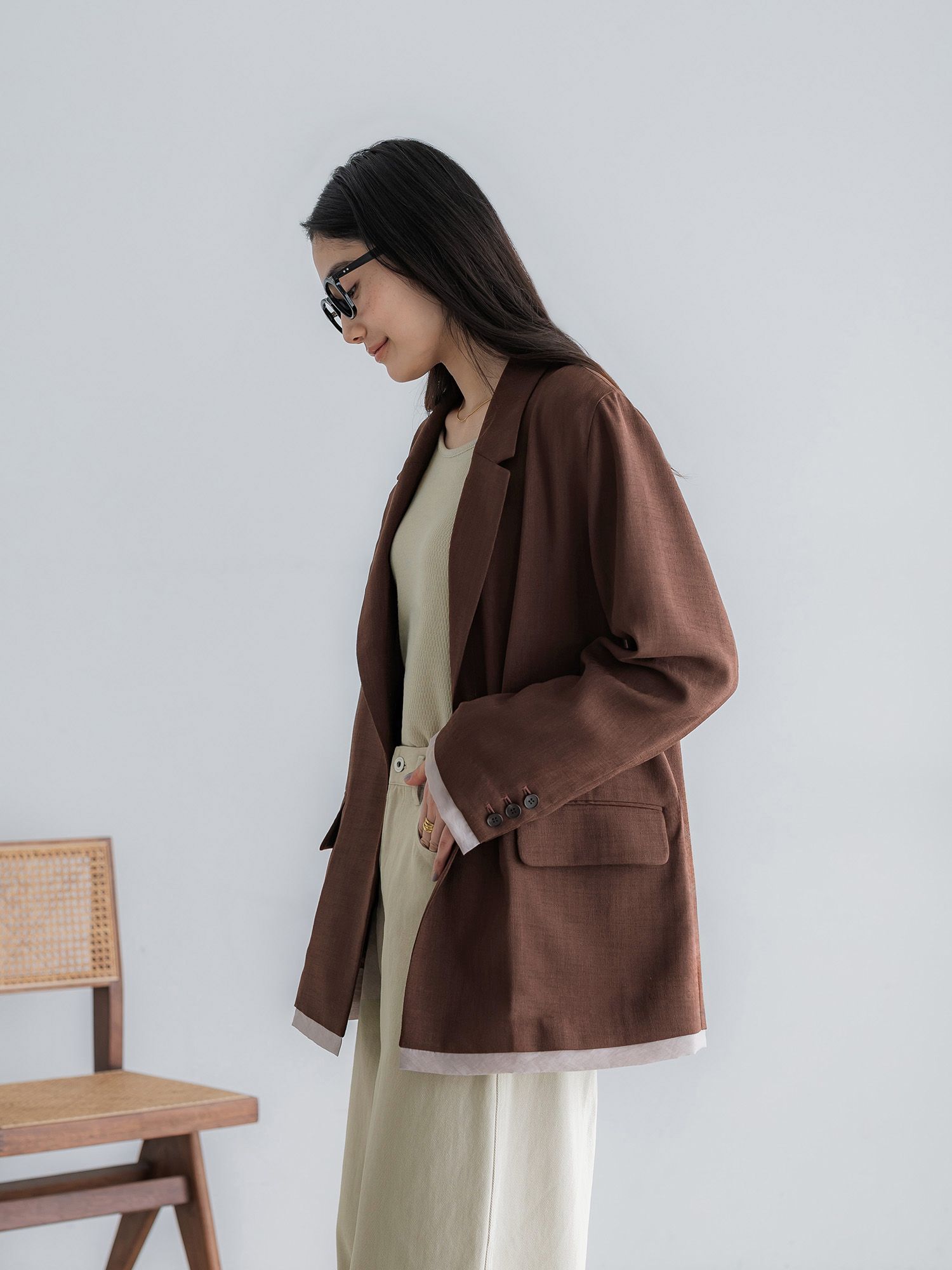 H172 B77 W56.5 H84.5 / 着用サイズ : size2