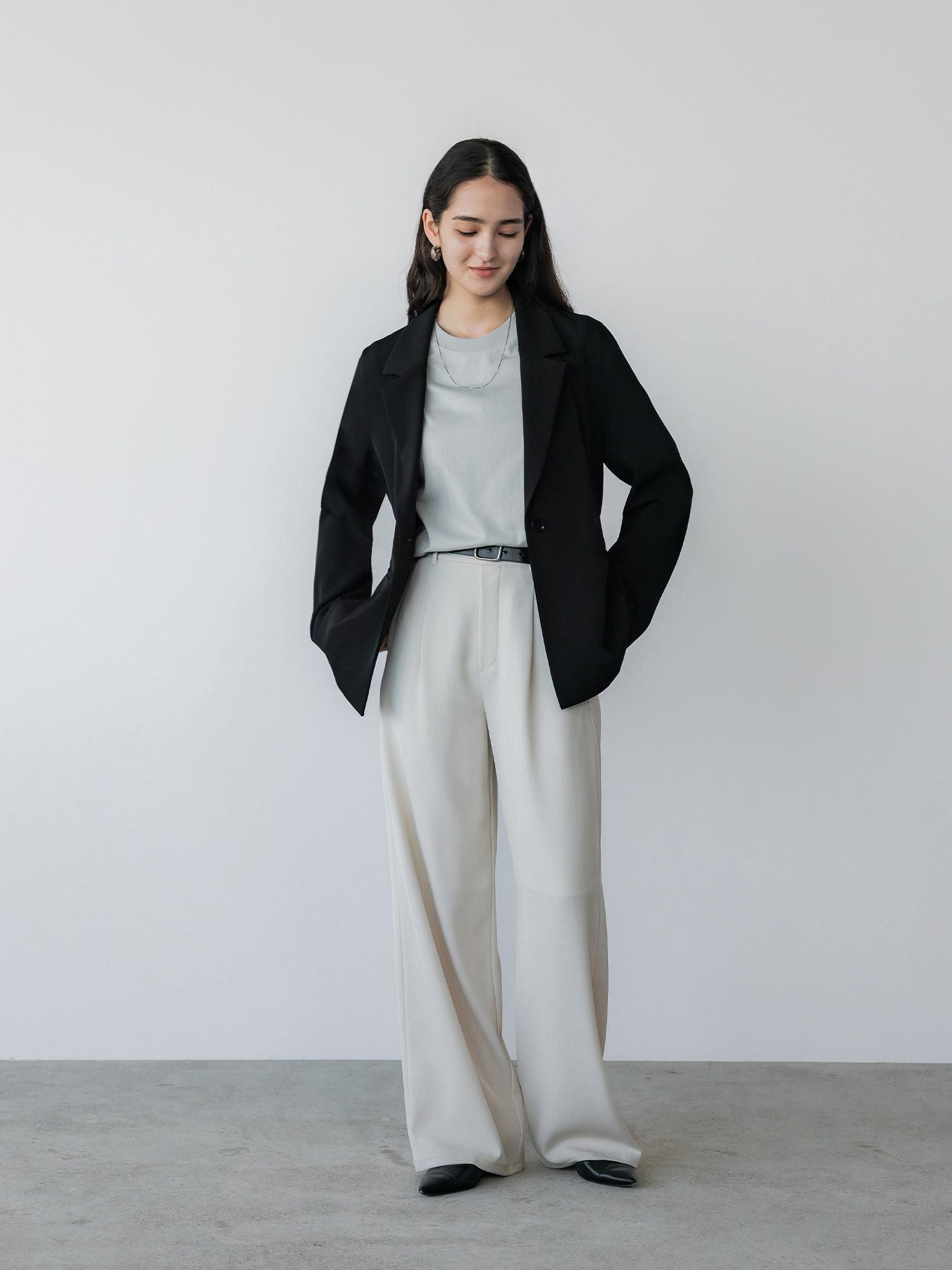 H167 B81 W57 H89 / 着用サイズ : size3