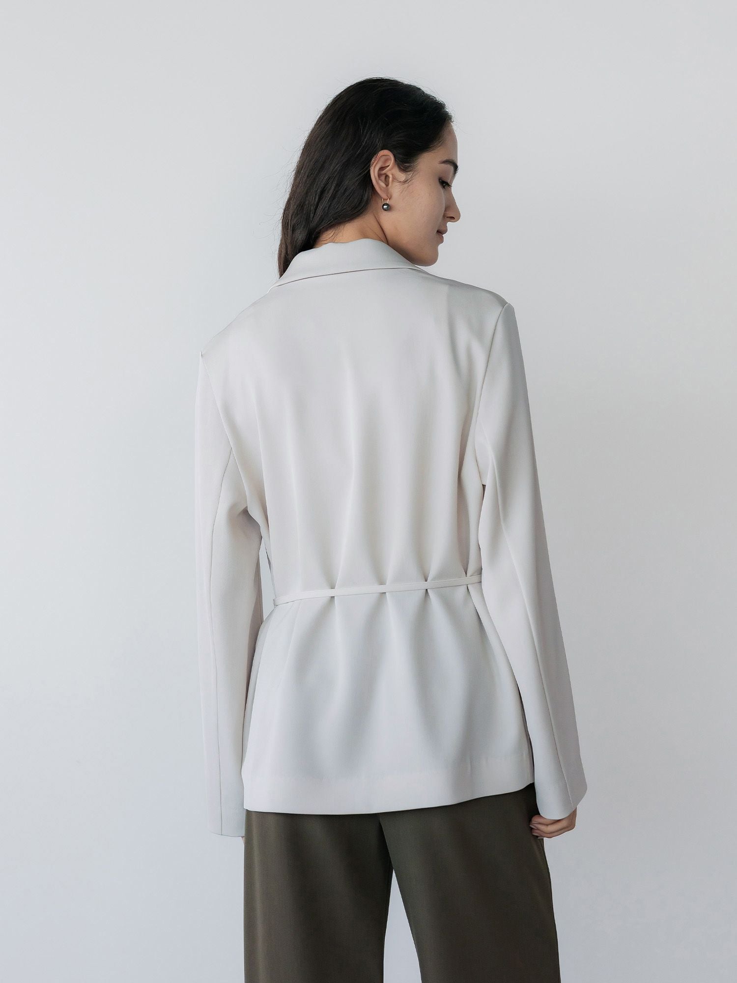 H167 B81 W57 H89 / 着用サイズ : size3