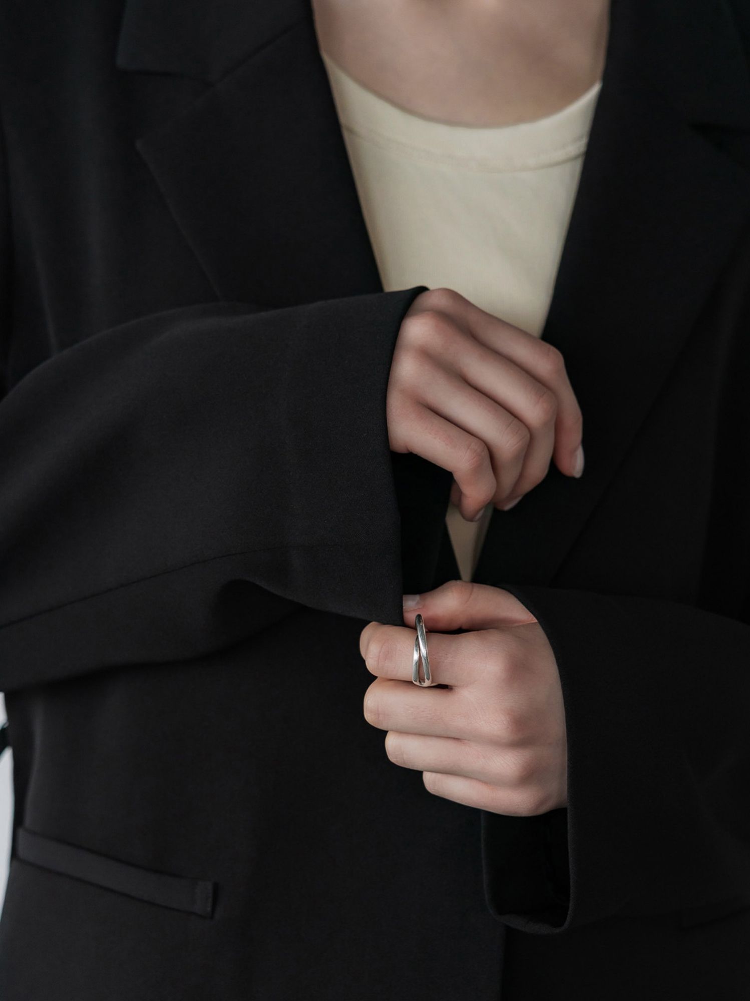 H167 B81 W57 H89 / 着用サイズ : size3