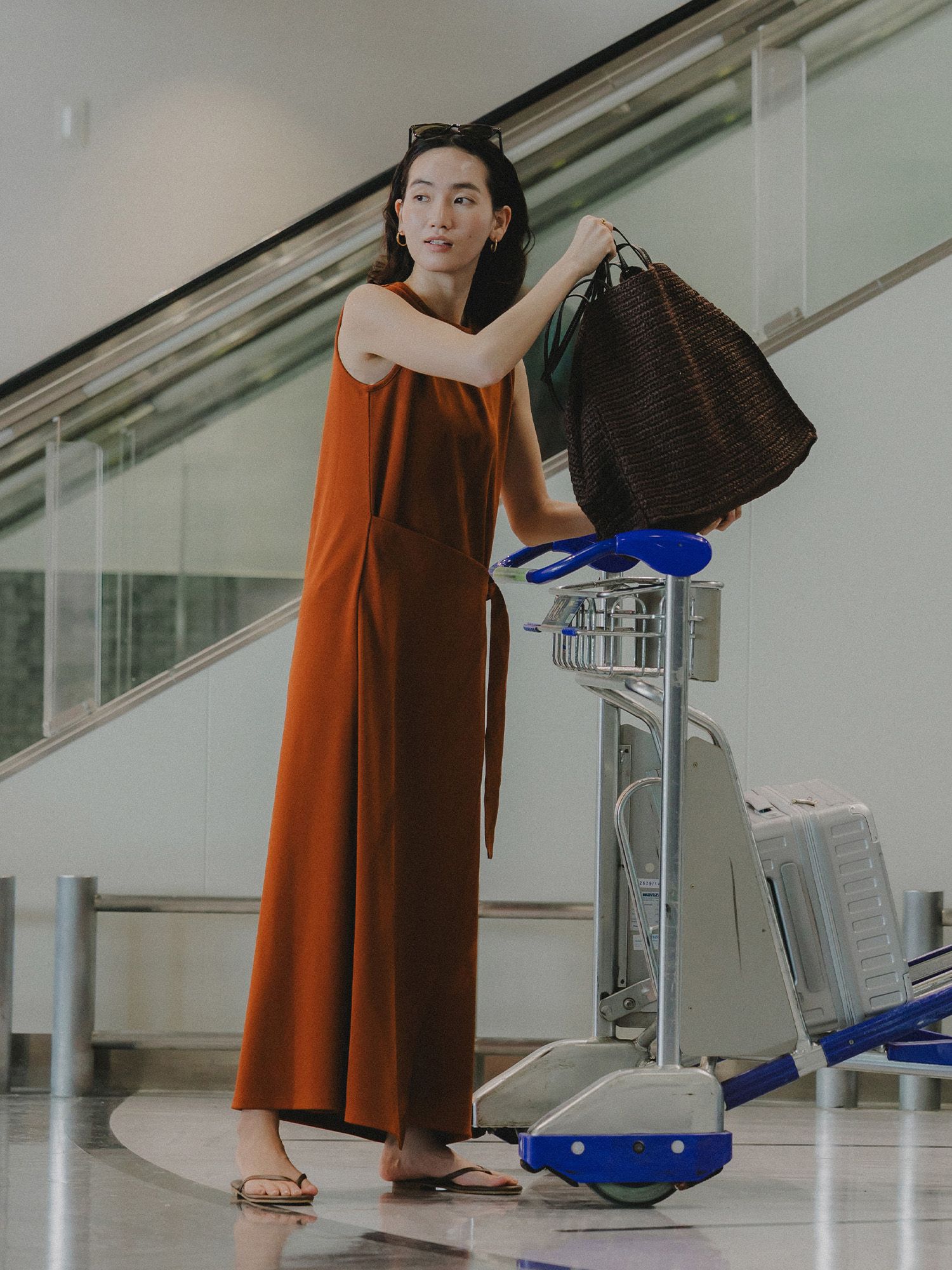 H171 B80 W60 H85 / 着用サイズ : size3