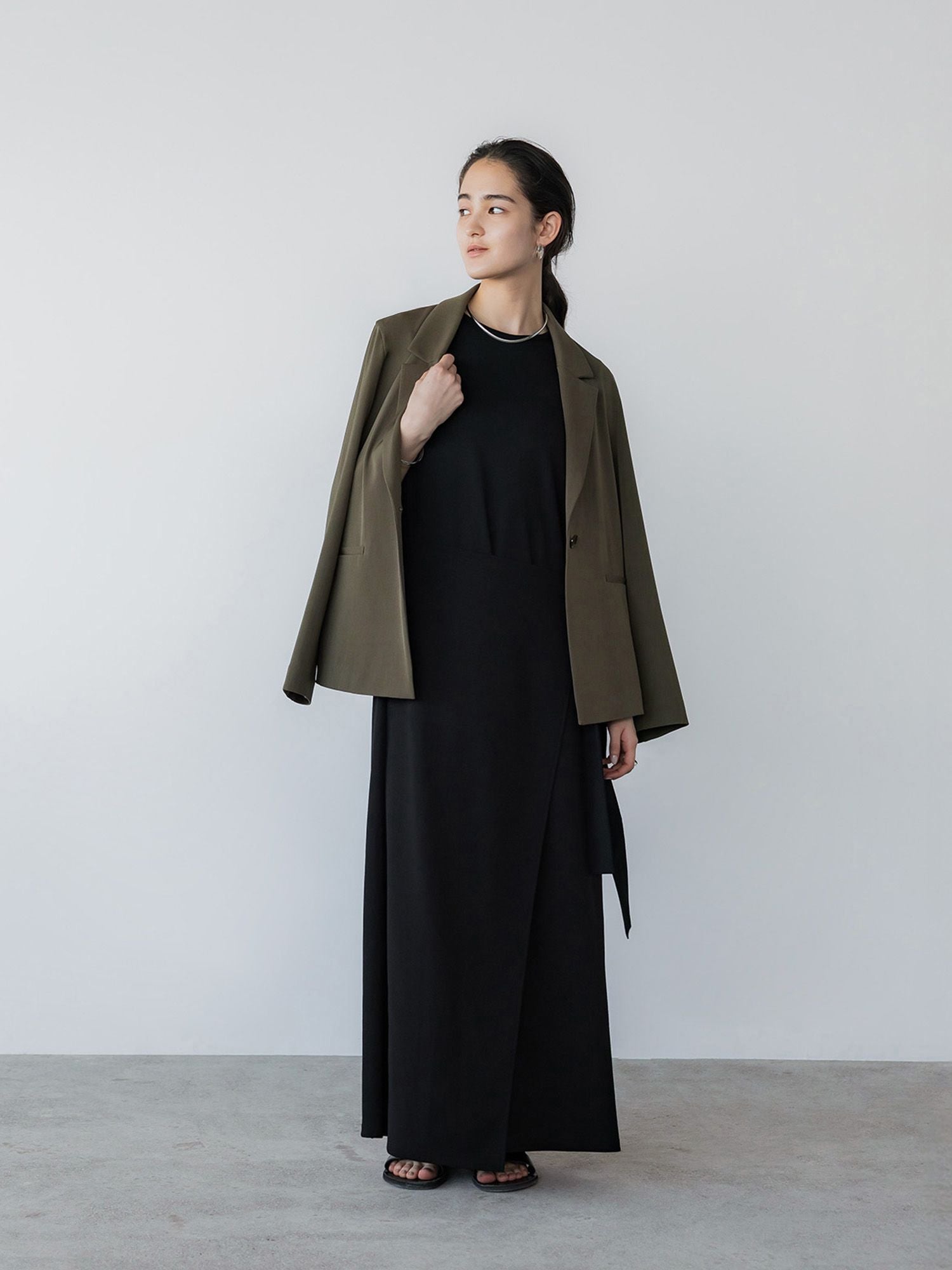 H167 B81 W57 H89 / 着用サイズ : size3