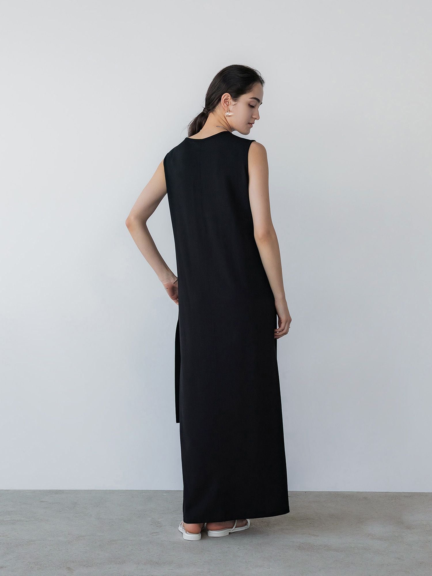 H167 B81 W57 H89 / 着用サイズ : size3