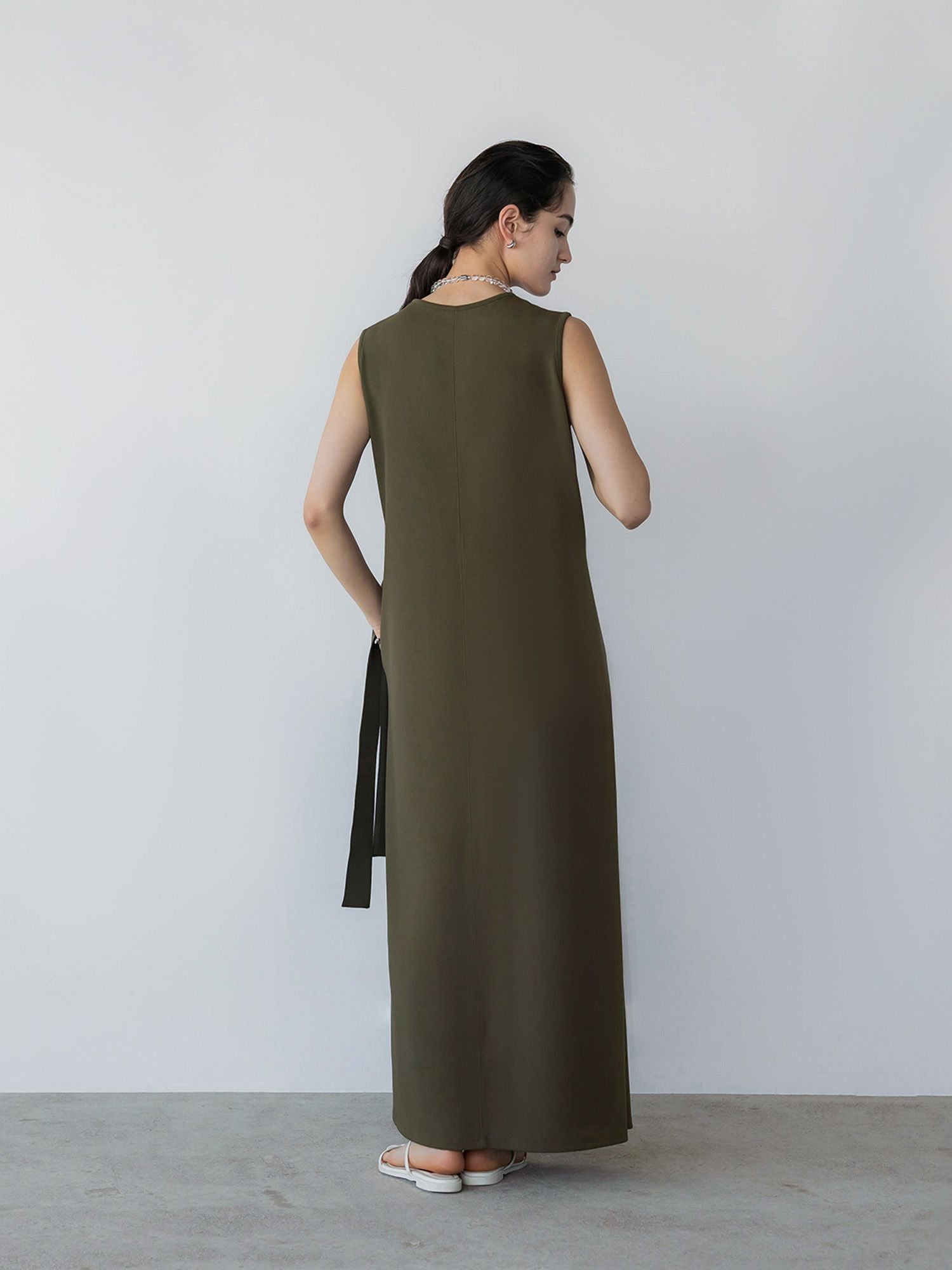 H167 B81 W57 H89 / 着用サイズ : size3