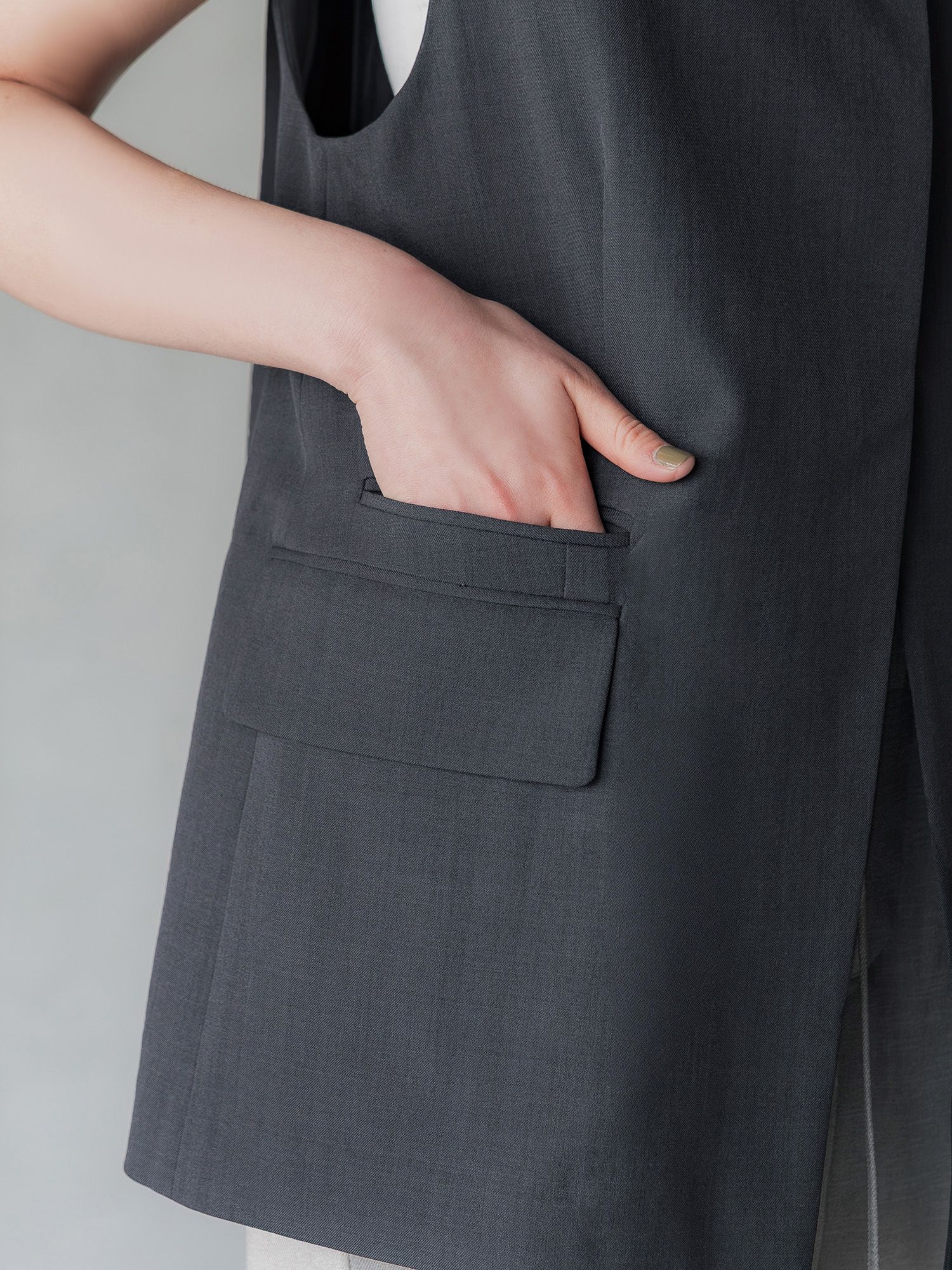 H173 B83 W66 H96 / 着用サイズ : size3