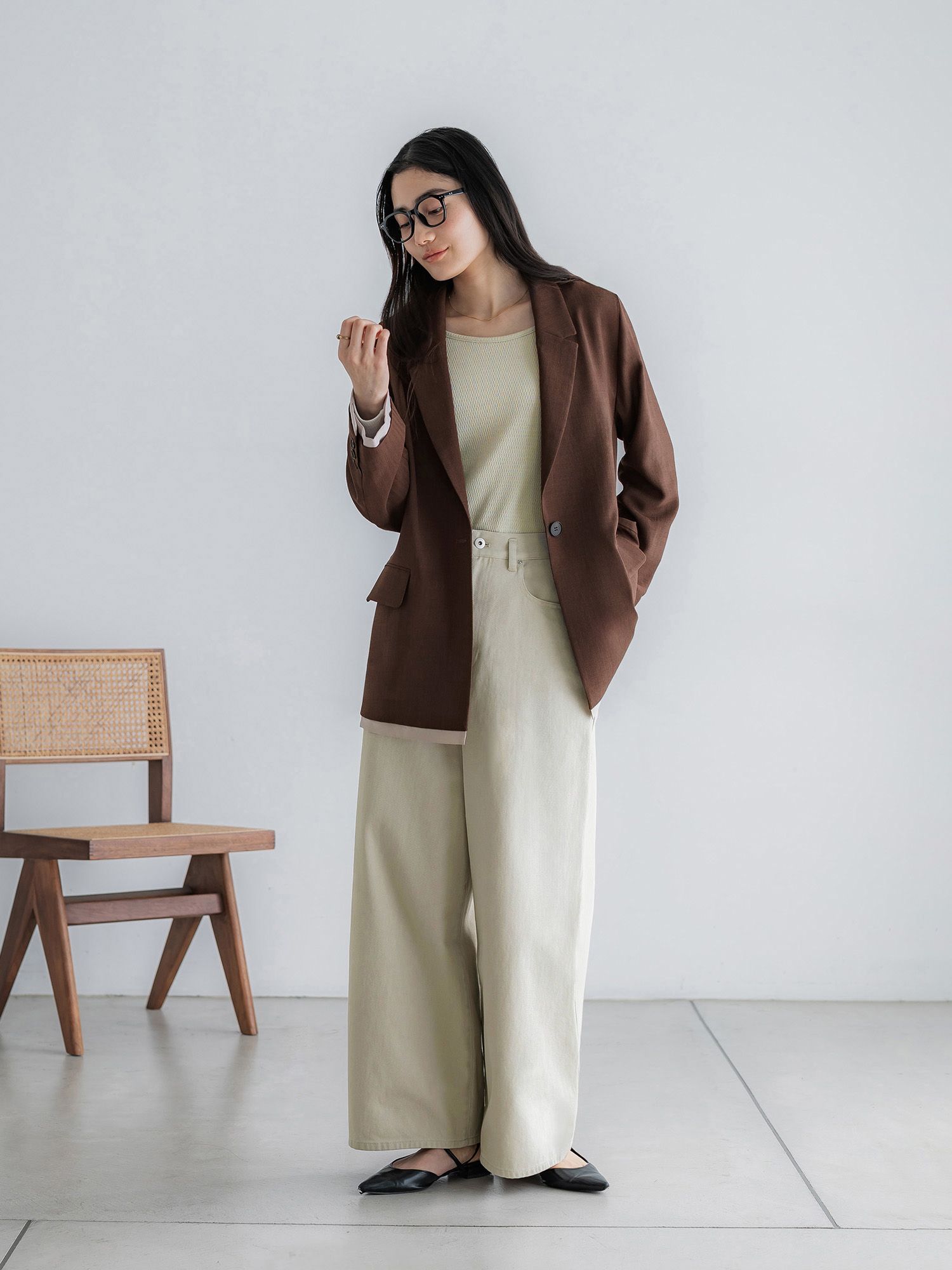 H172 B77 W56.5 H84.5 / 着用サイズ : size2