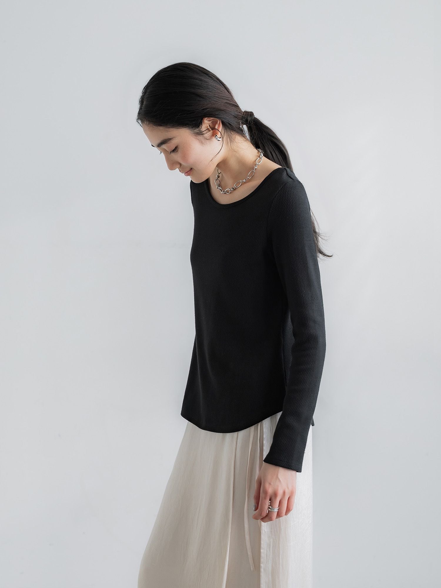 H172 B77 W56.5 H84.5 / 着用サイズ : size2